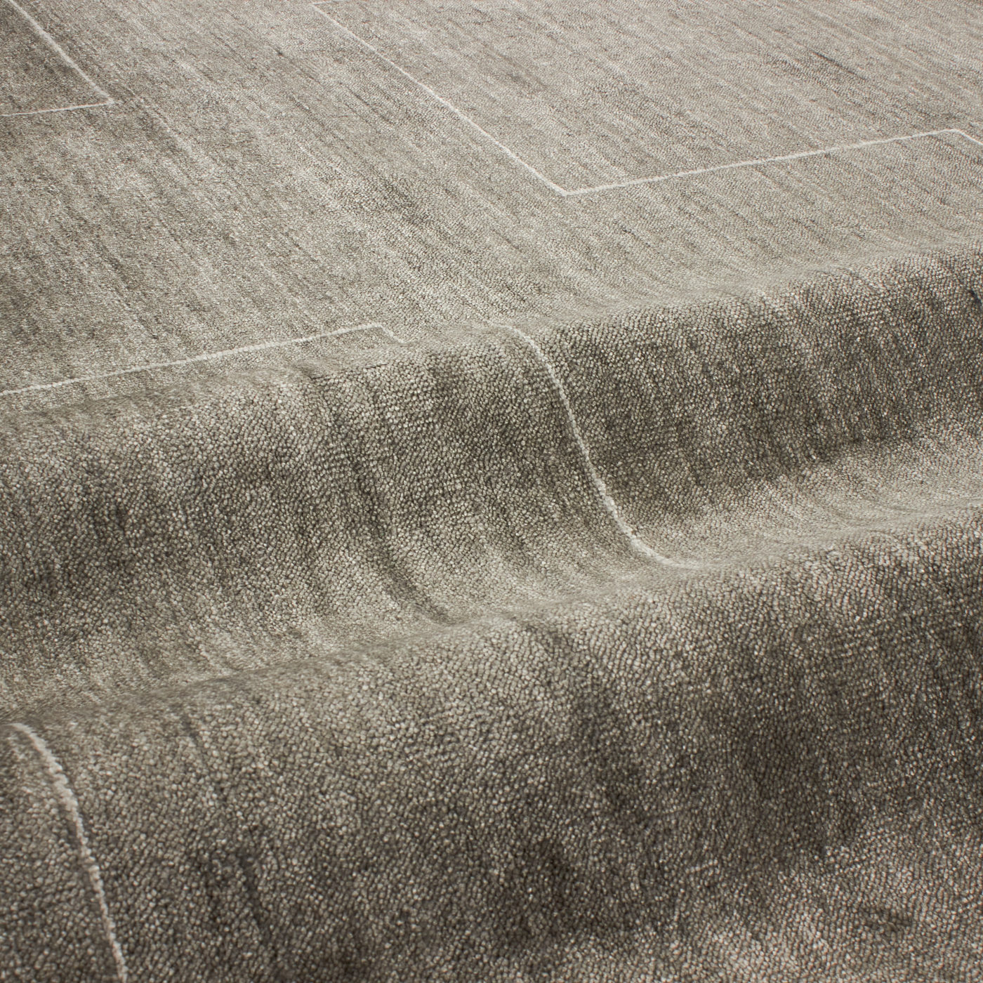 At Mkt, we believe rug design is a fine balance of modernity and tradition.