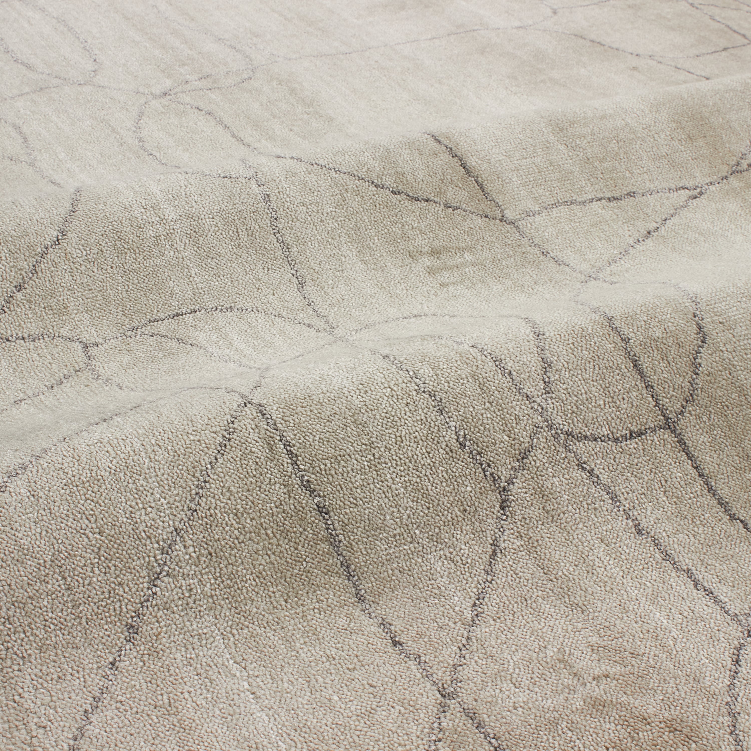At Mkt, we believe rug design is a fine balance of modernity and tradition.
