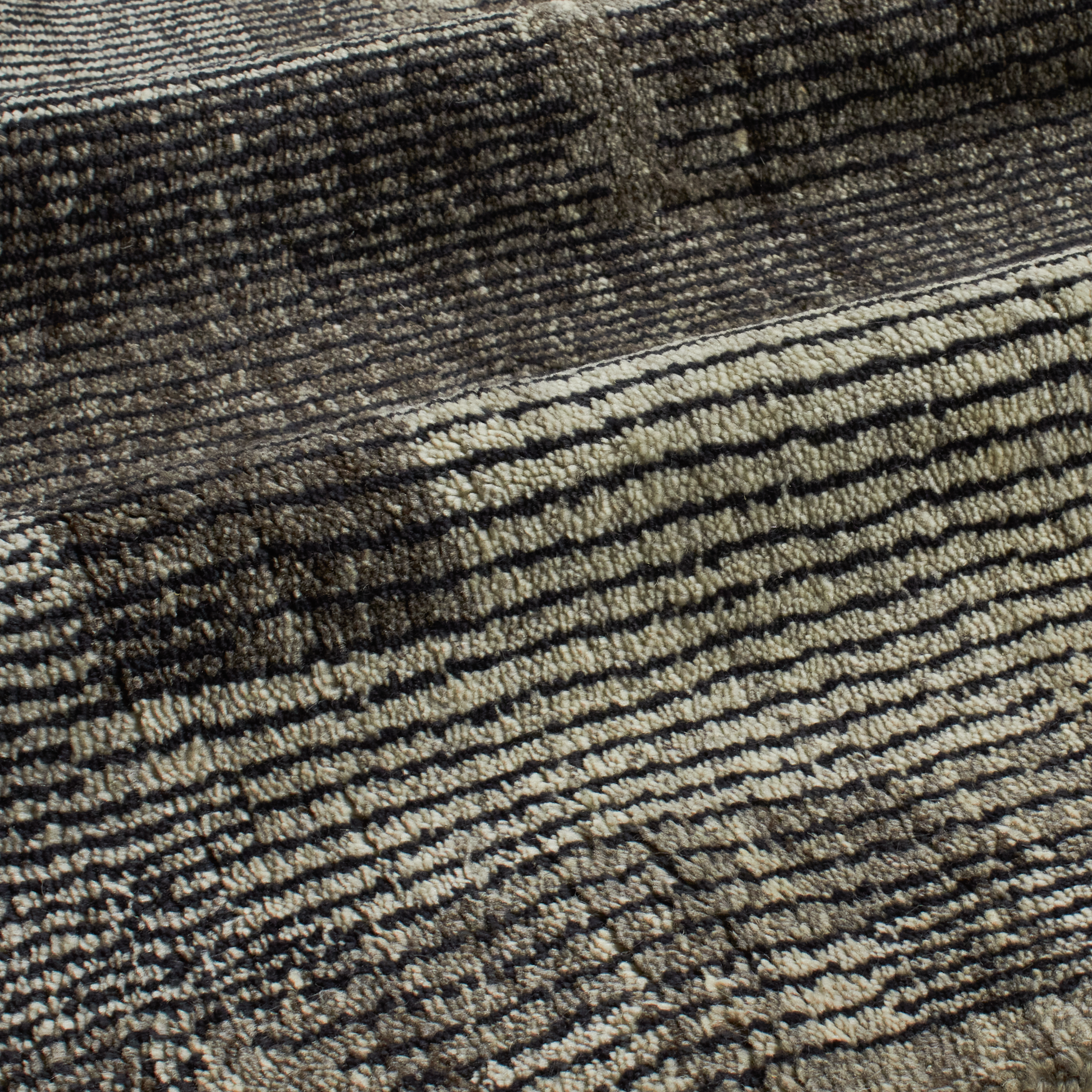 Riely Charcoal