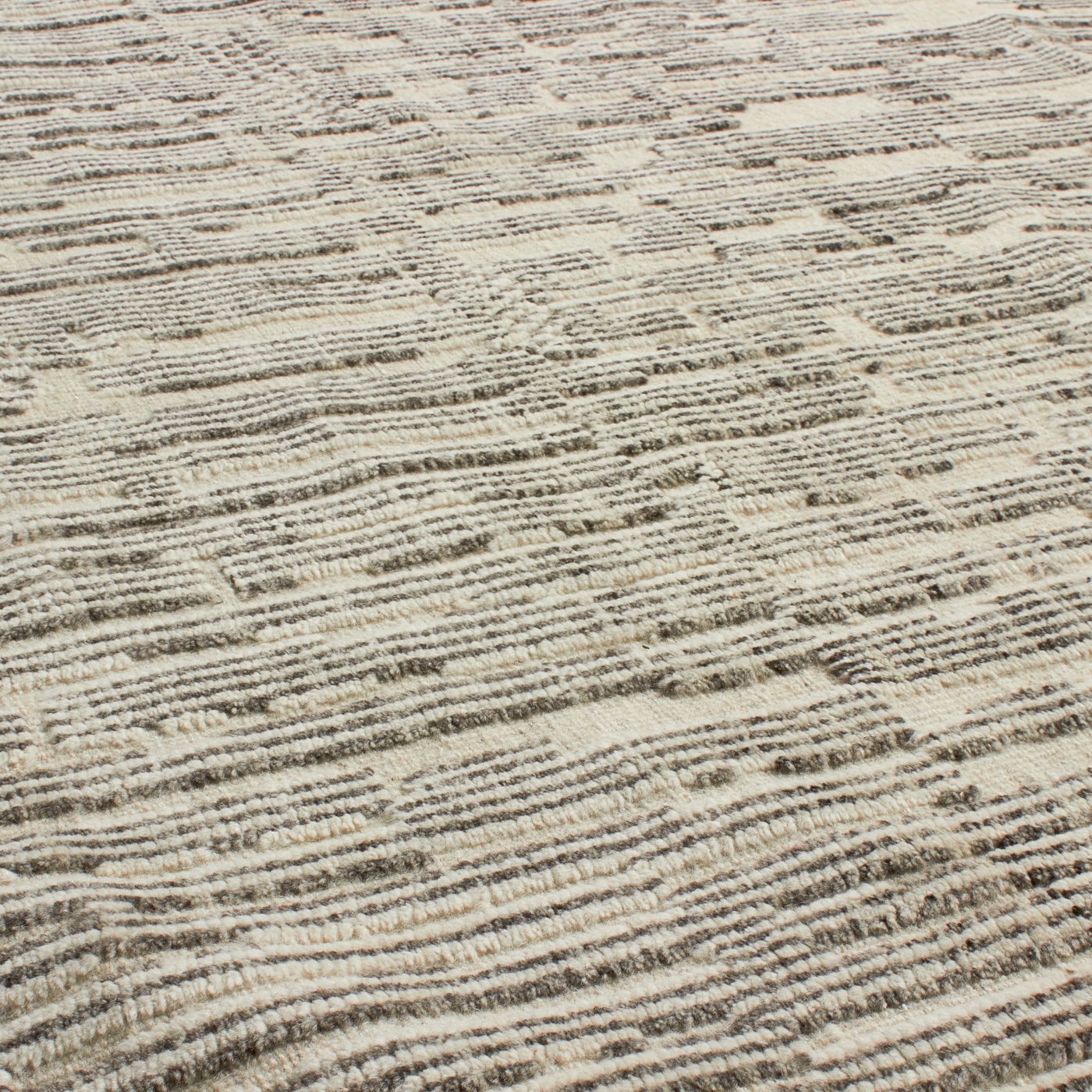 At Mkt, we believe rug design is a fine balance of modernity and tradition.