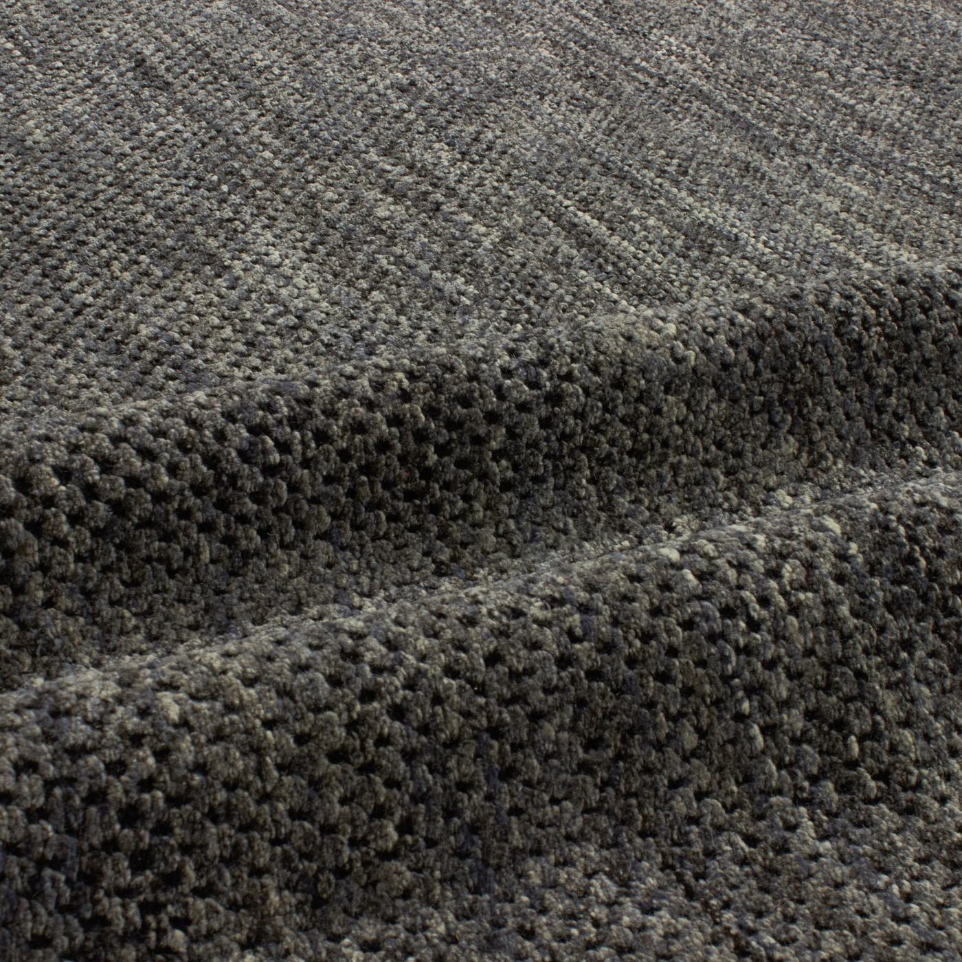 At Mkt, we believe rug design is a fine balance of modernity and tradition.