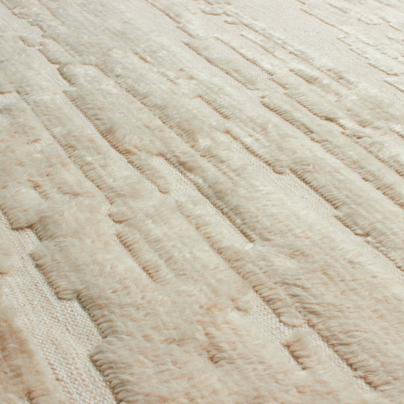 At Mkt, we believe rug design is a fine balance of modernity and tradition.