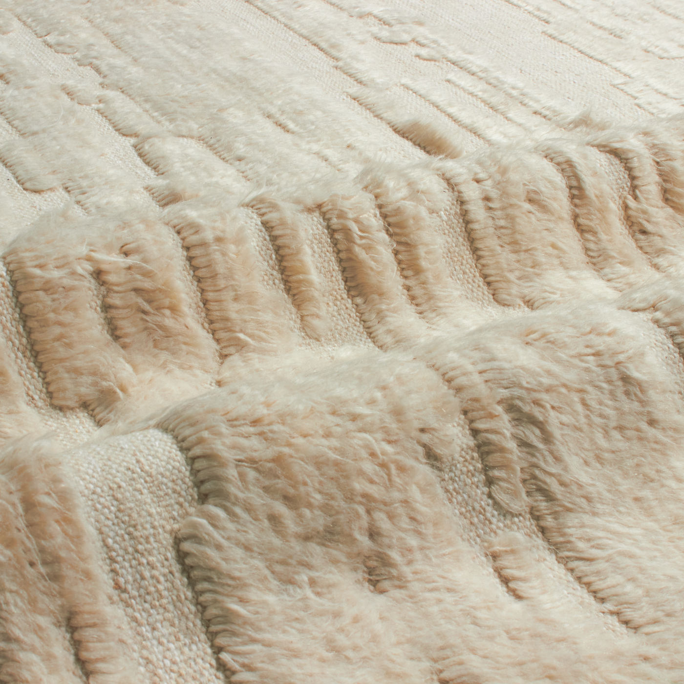 At Mkt, we believe rug design is a fine balance of modernity and tradition.