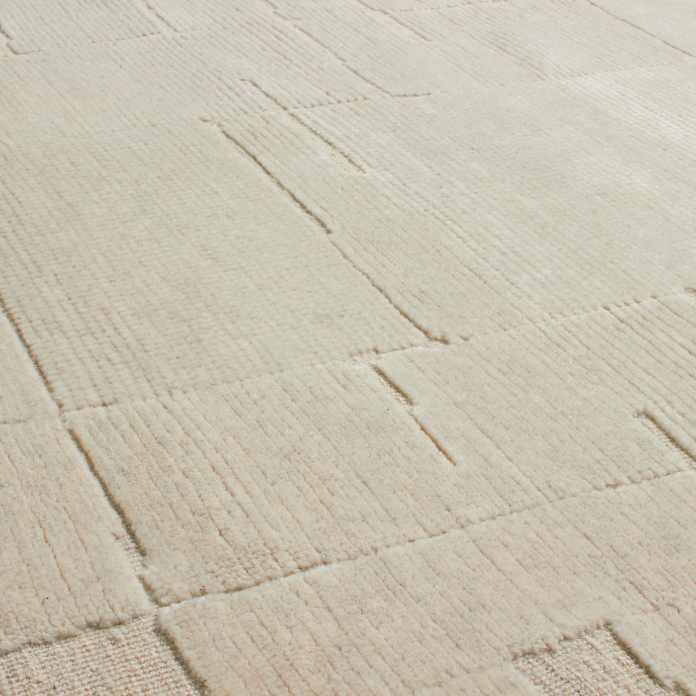 At Mkt, we believe rug design is a fine balance of modernity and tradition.