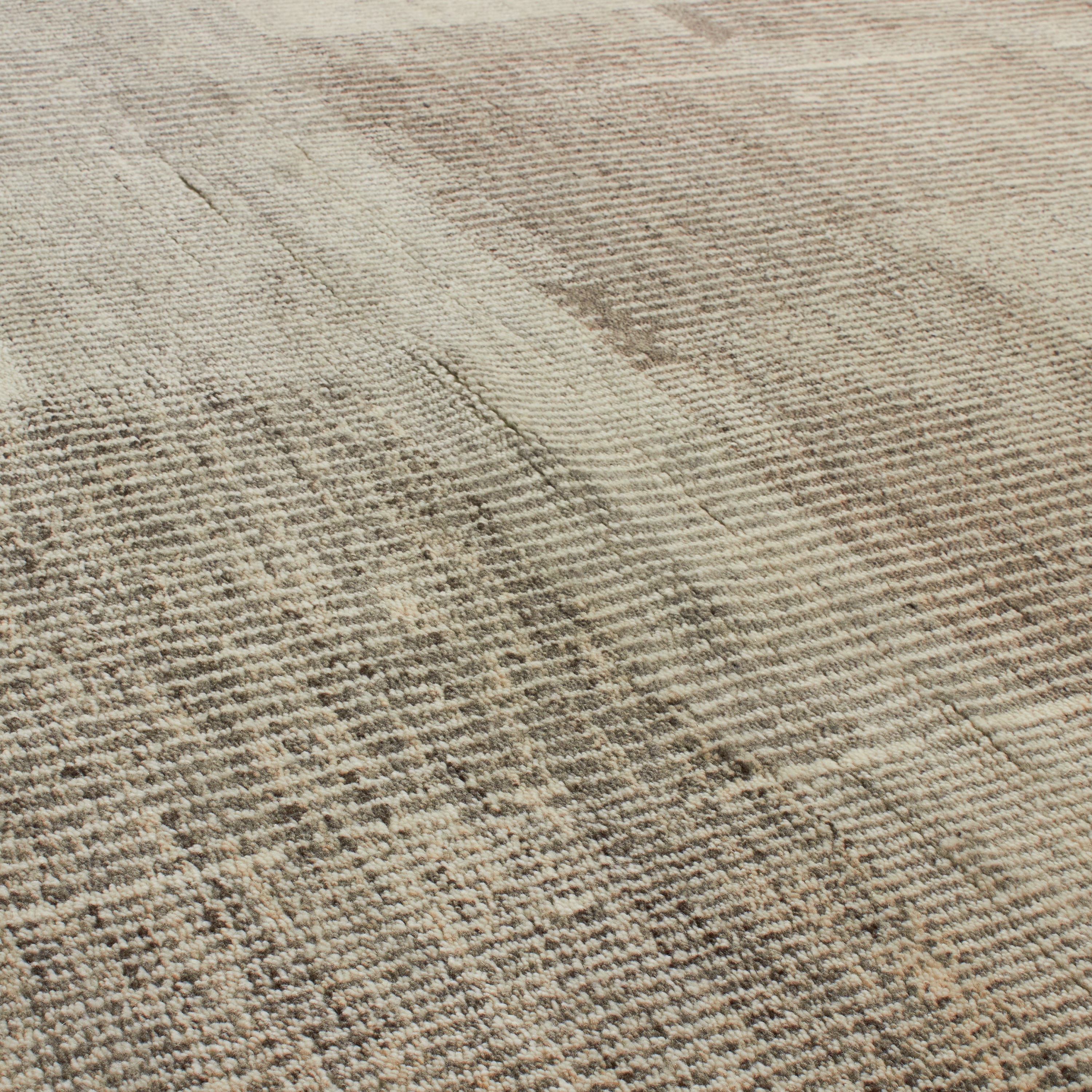 At Mkt, we believe rug design is a fine balance of modernity and tradition.