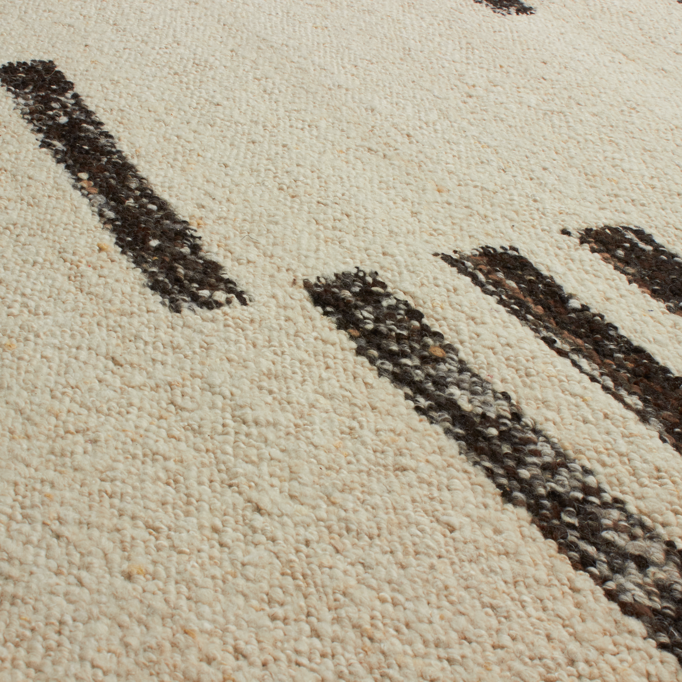 Characterized by balanced compositions and minimal colour schemes, the Bauhaus Rug Collection draws inspiration from the influential 20th century Bauhaus design movement, which cha