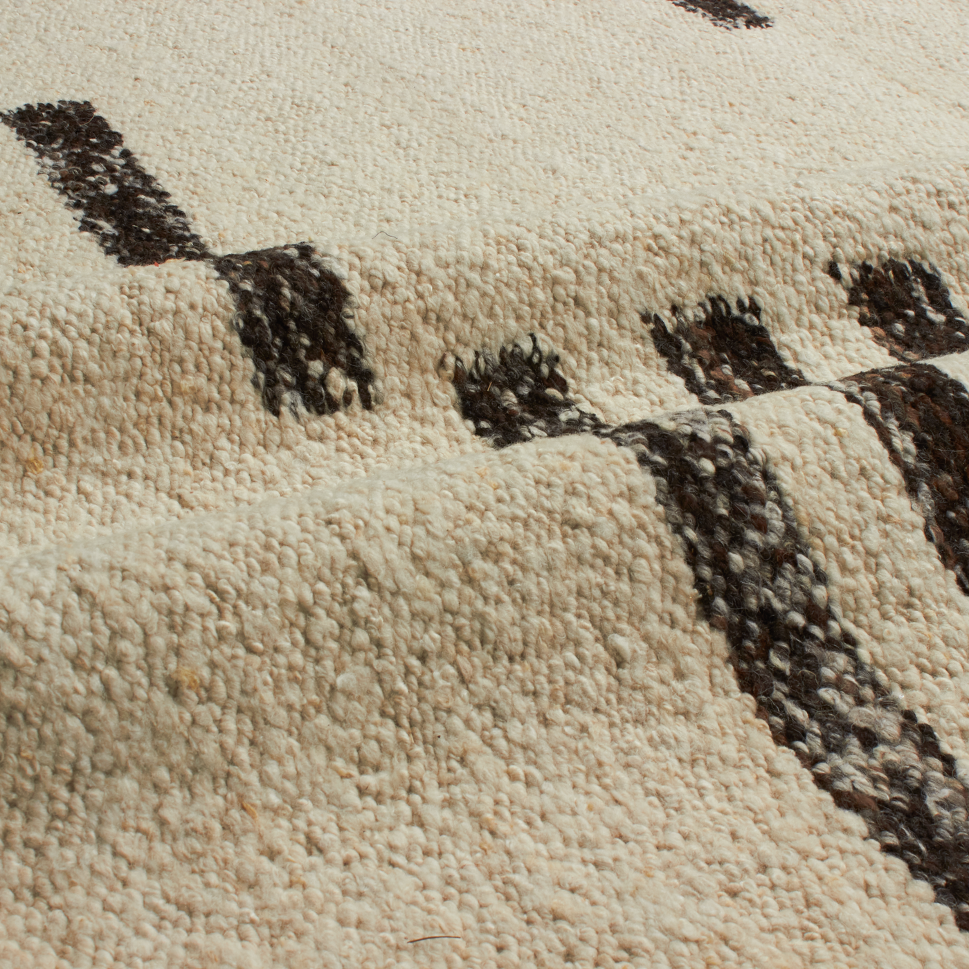 Characterized by balanced compositions and minimal colour schemes, the Bauhaus Rug Collection draws inspiration from the influential 20th century Bauhaus design movement, which cha