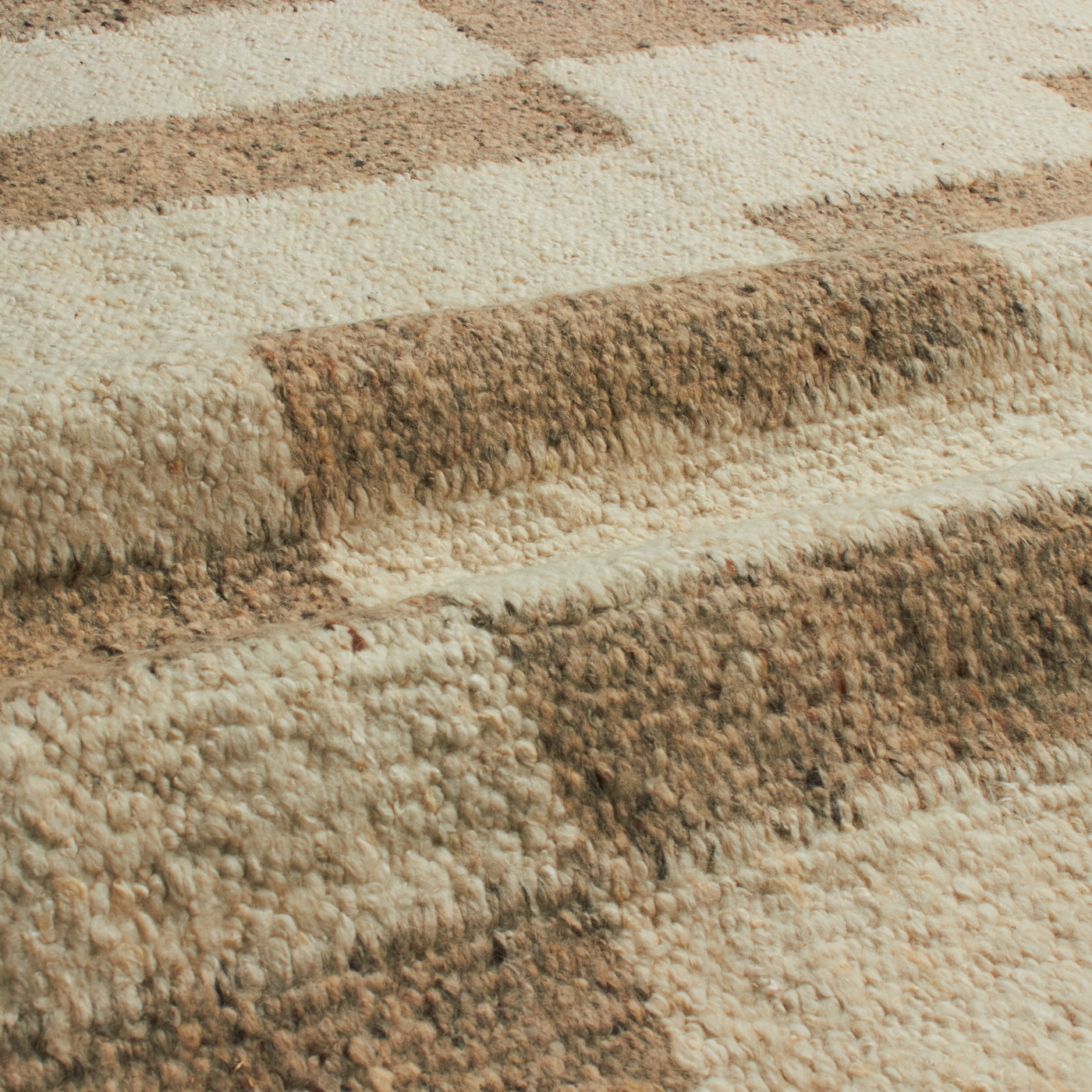 Characterized by balanced compositions and minimal colour schemes, the Bauhaus Rug Collection draws inspiration from the influential 20th century Bauhaus design movement, which cha