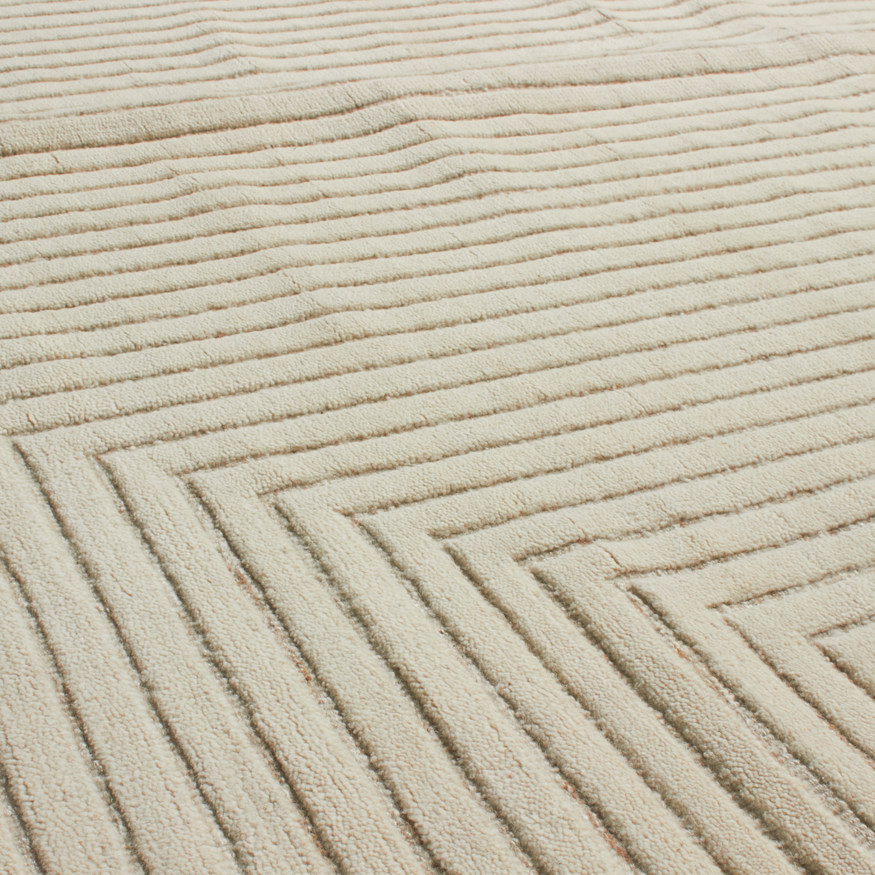 At Mkt, we believe rug design is a fine balance of modernity and tradition.