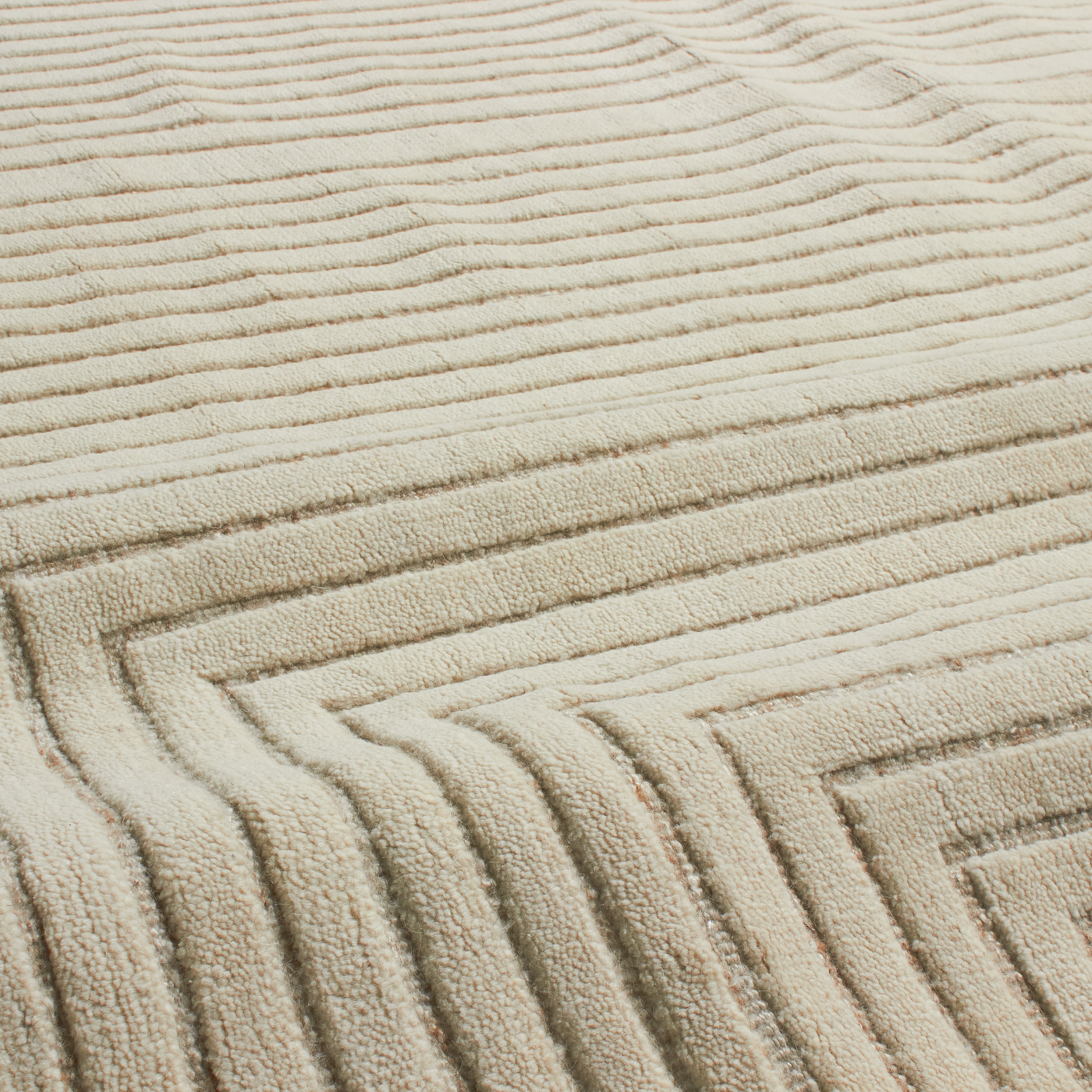 At Mkt, we believe rug design is a fine balance of modernity and tradition.