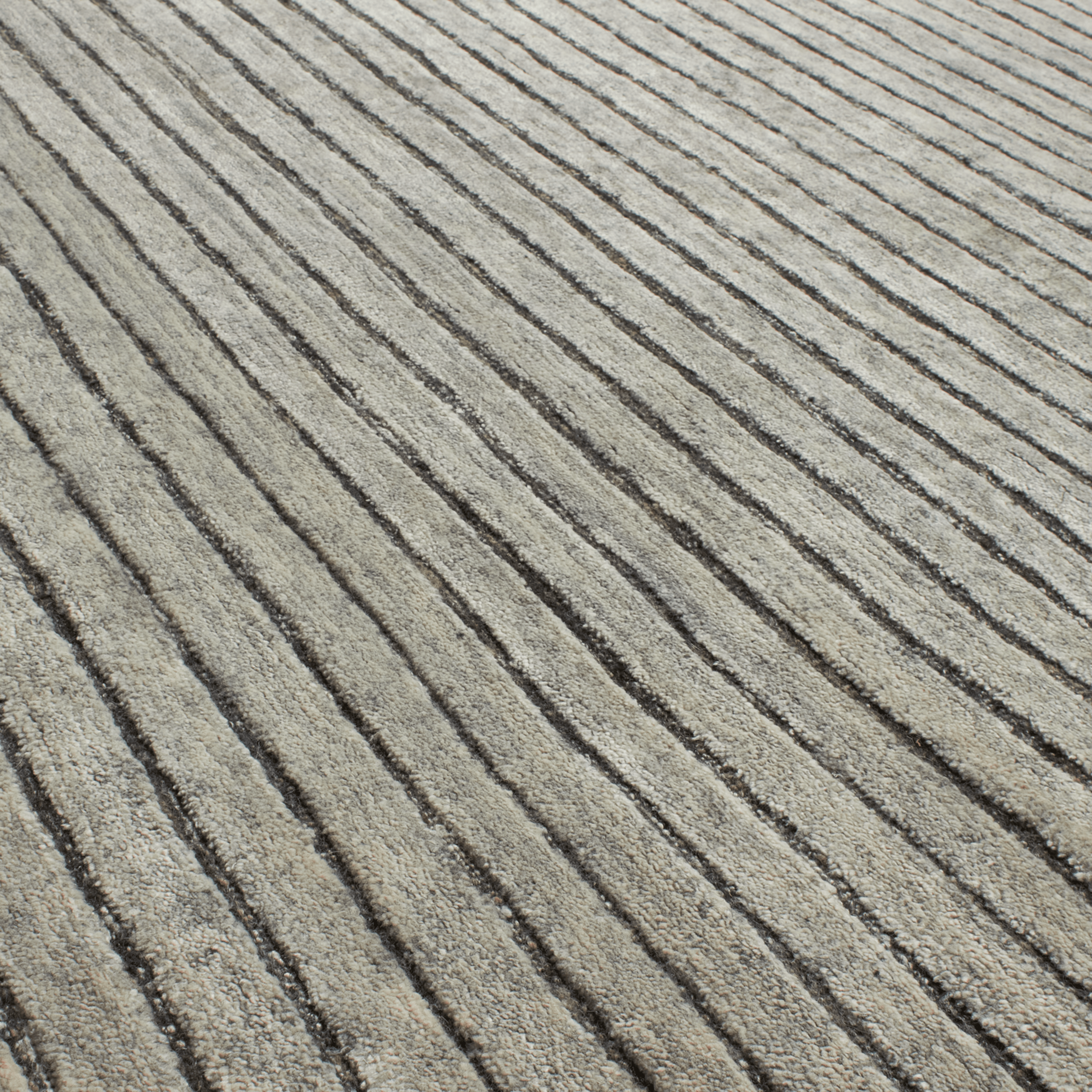 At Mkt, we believe rug design is a fine balance of modernity and tradition.