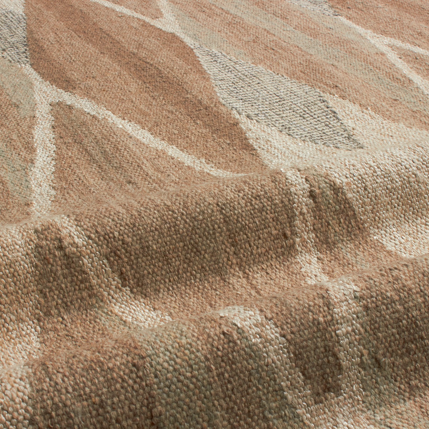 An homage to Scandinavia's long history of rug craftmanship, the Scandinavian Flatweave Collection draws inspiration from mid-century Swedish textiles, uniting traditional techniqu