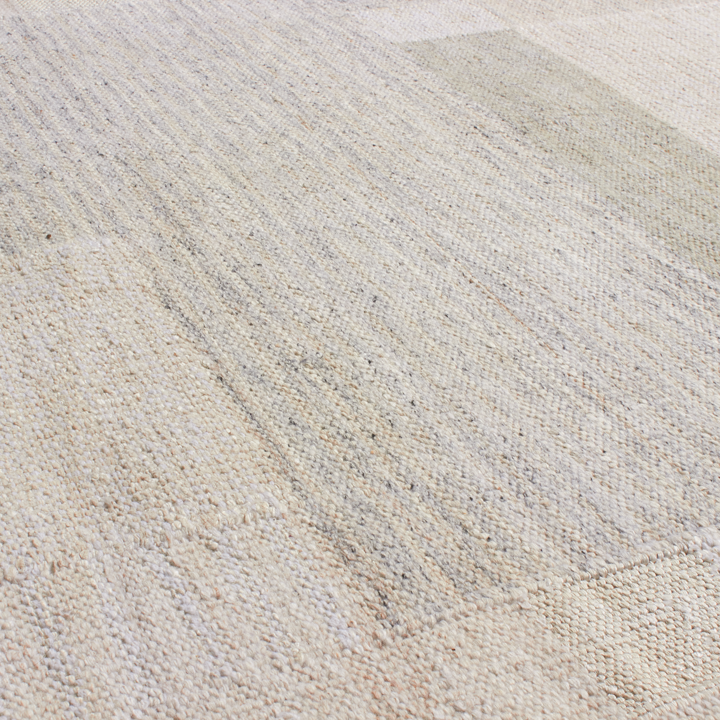 An homage to Scandinavia's long history of rug craftmanship, the Scandinavian Flatweave Collection draws inspiration from mid-century Swedish textiles, uniting traditional techniqu