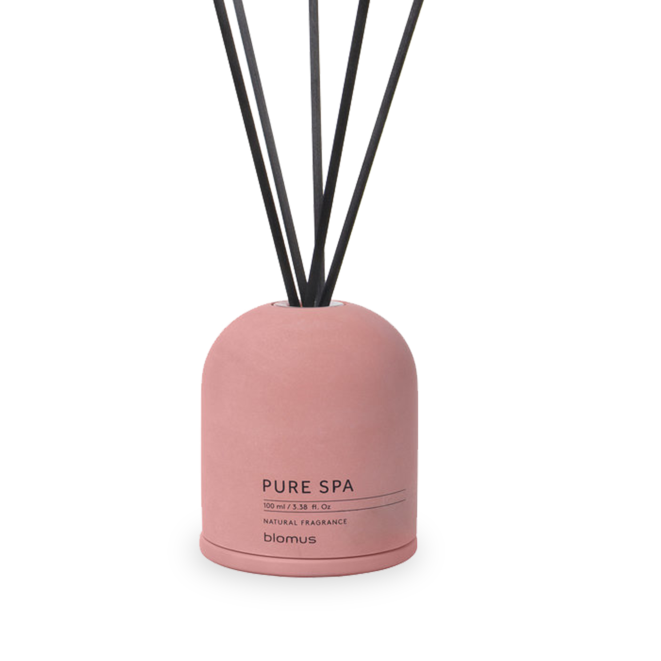 The Concrete Diffuser Set includes a wonderful selection of luxurious home fragrances.