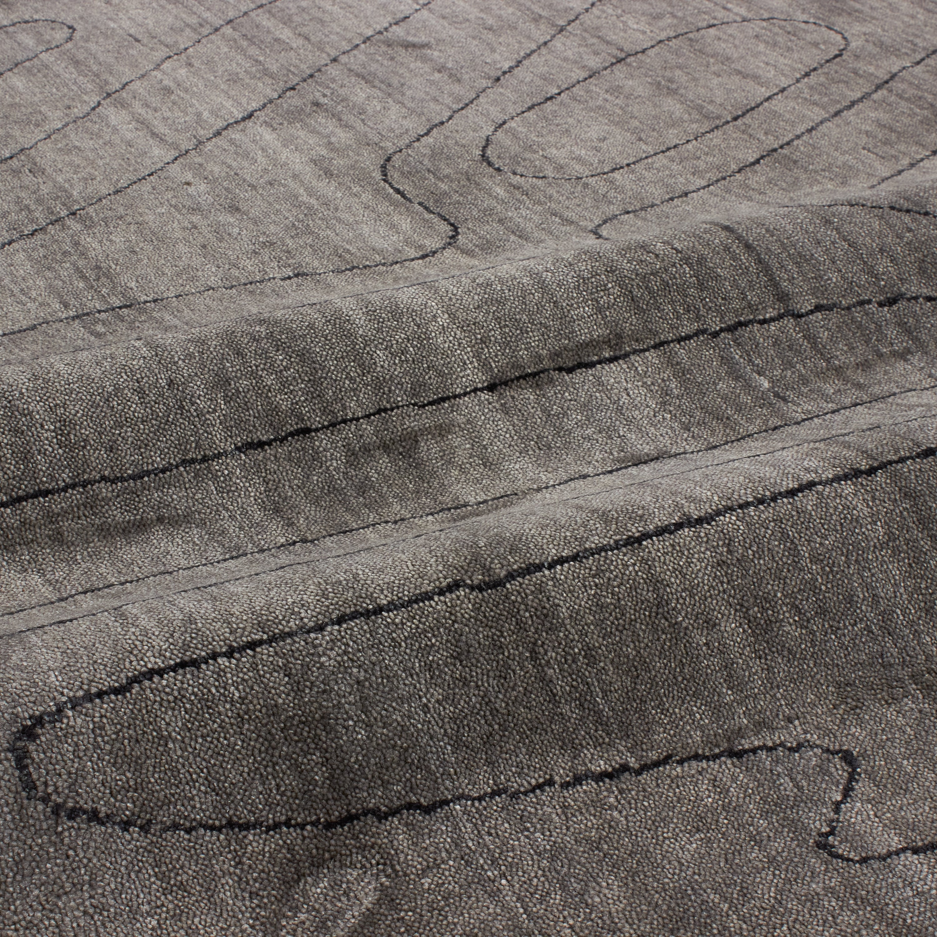 At Mkt, we believe rug design is a fine balance of modernity and tradition.