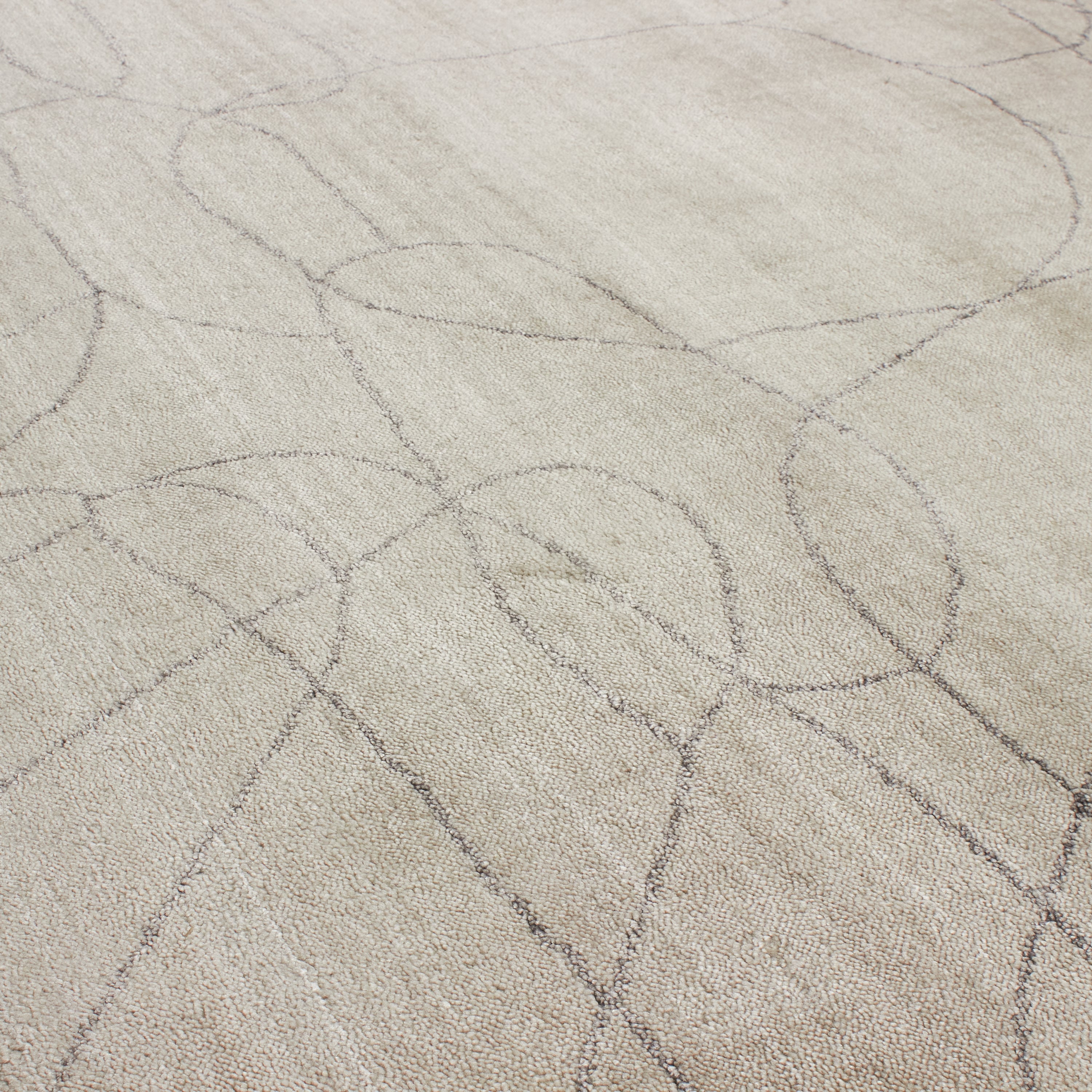 At Mkt, we believe rug design is a fine balance of modernity and tradition.