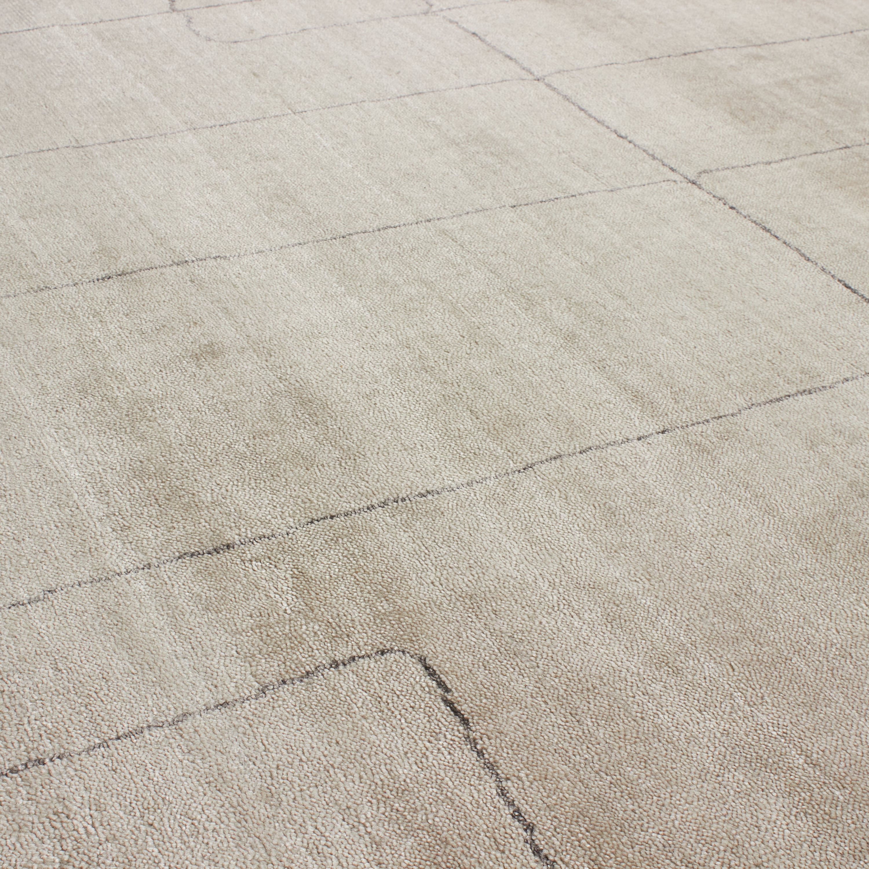 At Mkt, we believe rug design is a fine balance of modernity and tradition.