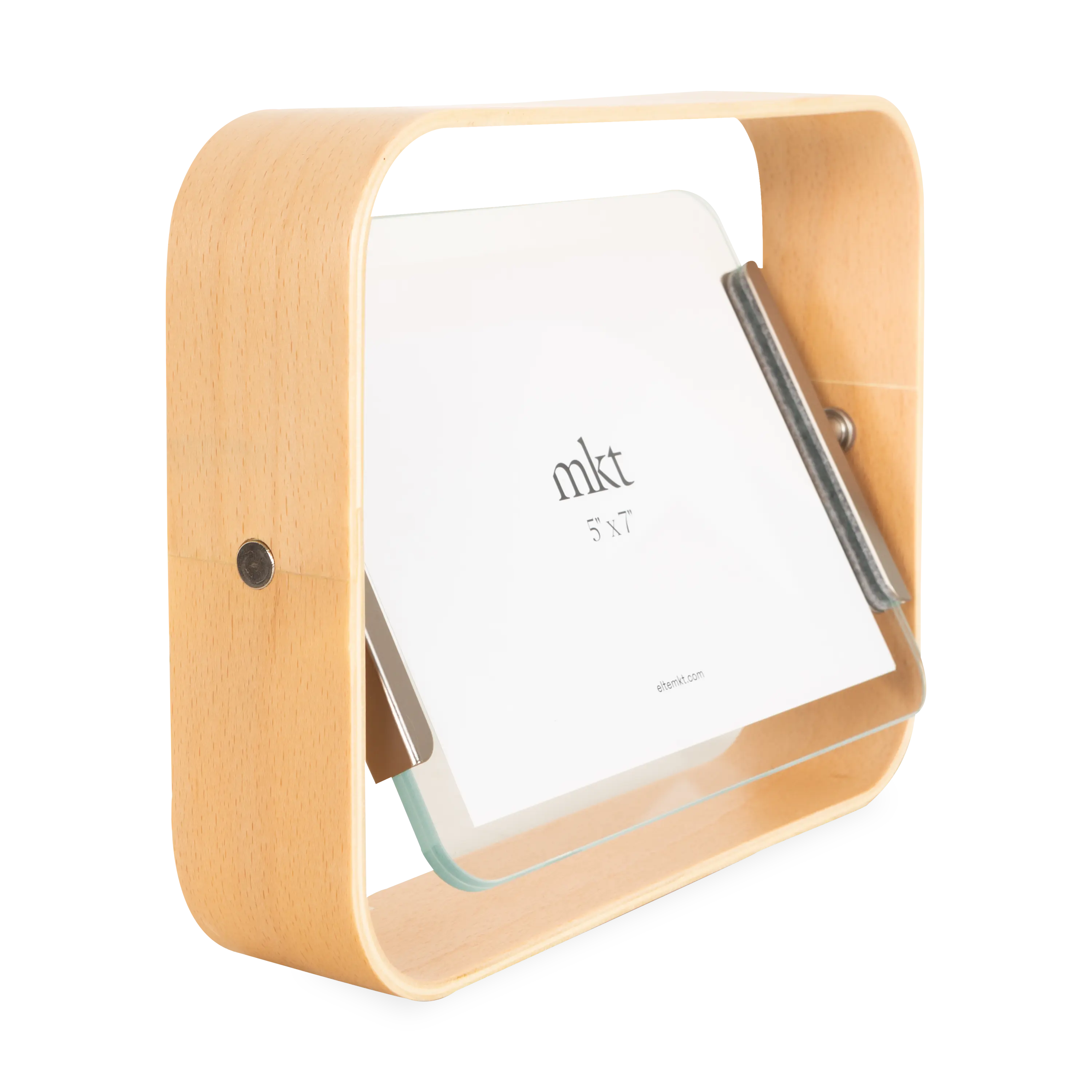 This double-sided frame is made using sustainable beechwood and it has adjustable orientation options so that you can display your pictures either in portrait or landscape mode.