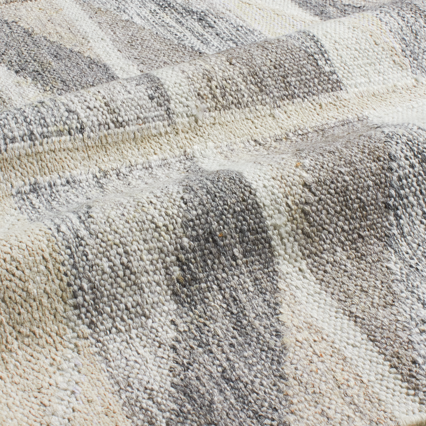 An homage to Scandinavia's long history of rug craftmanship, the Scandinavian Flatweave Collection draws inspiration from mid-century Swedish textiles, uniting traditional techniqu