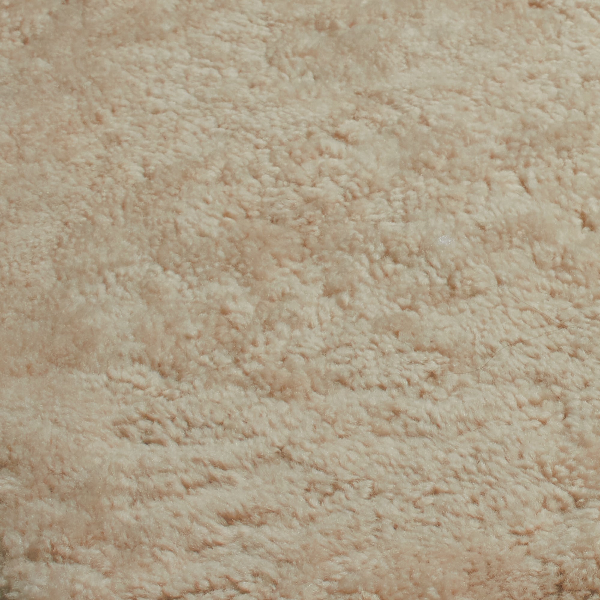 With exceptionally soft and high-quality natural materials, the quality is easy to feel in the Sheepskin Rug's beautiful curls.