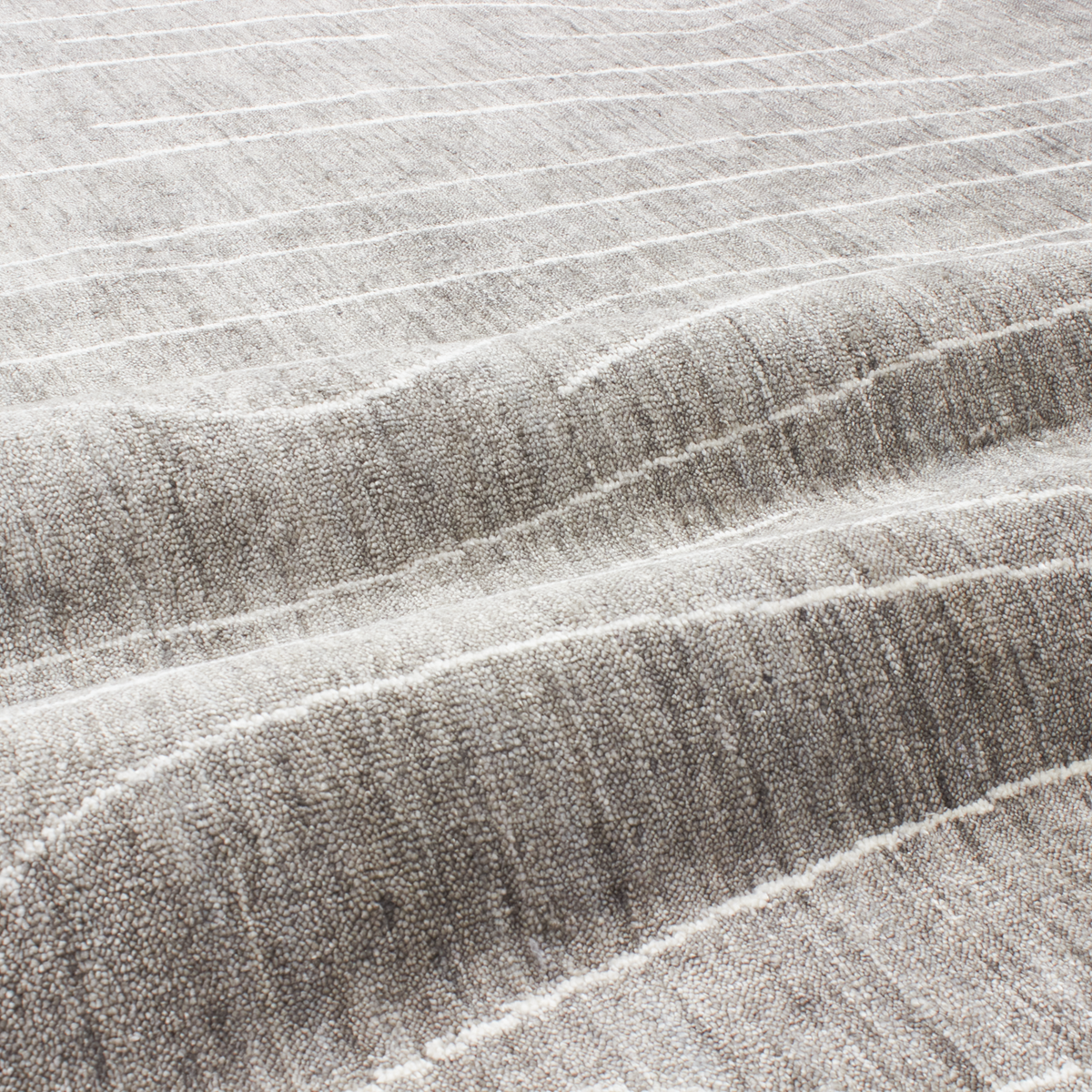 At Mkt, we believe rug design is a fine balance of modernity and tradition.