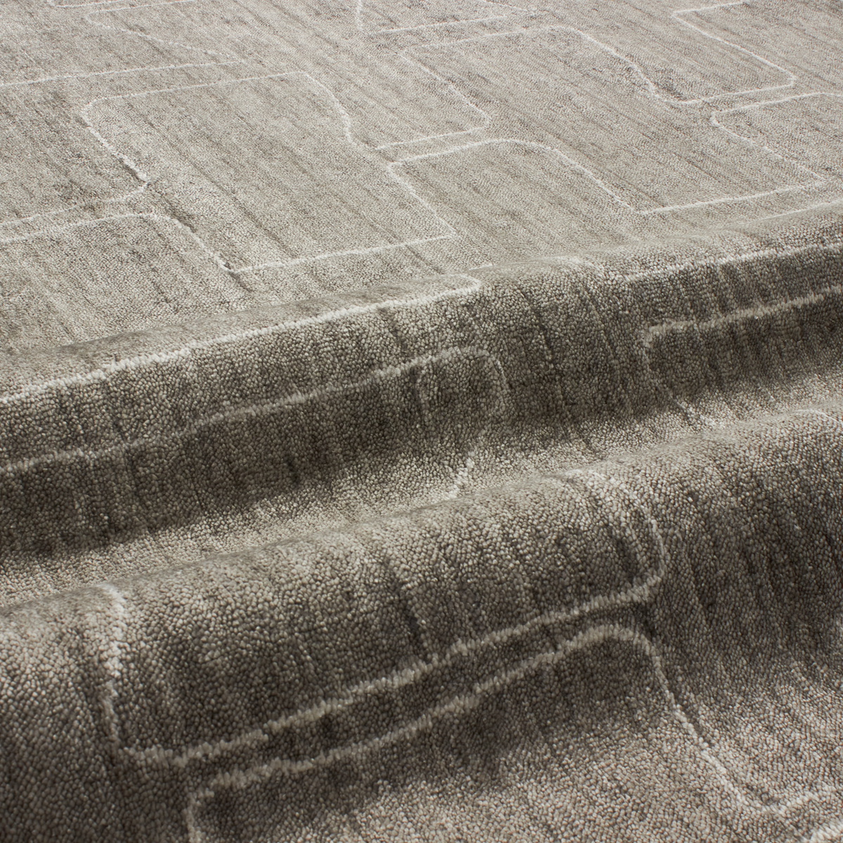 At Mkt, we believe rug design is a fine balance of modernity and tradition.