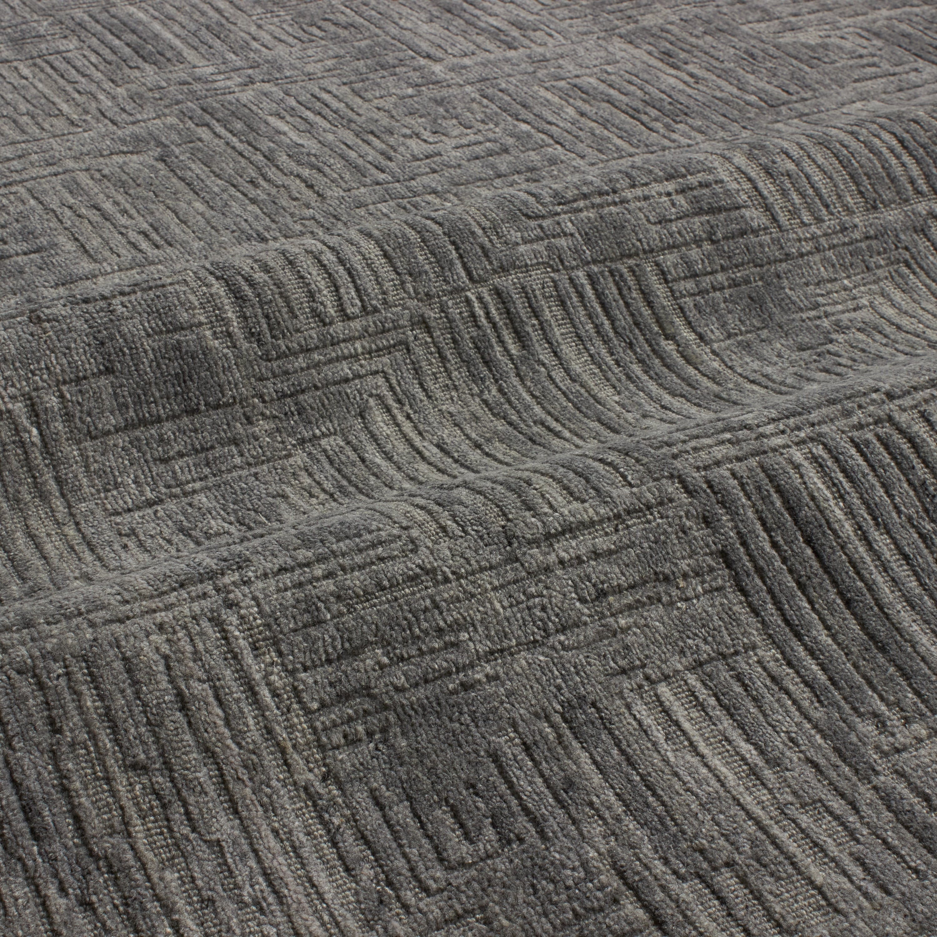 At Mkt, we believe rug design is a fine balance of modernity and tradition.