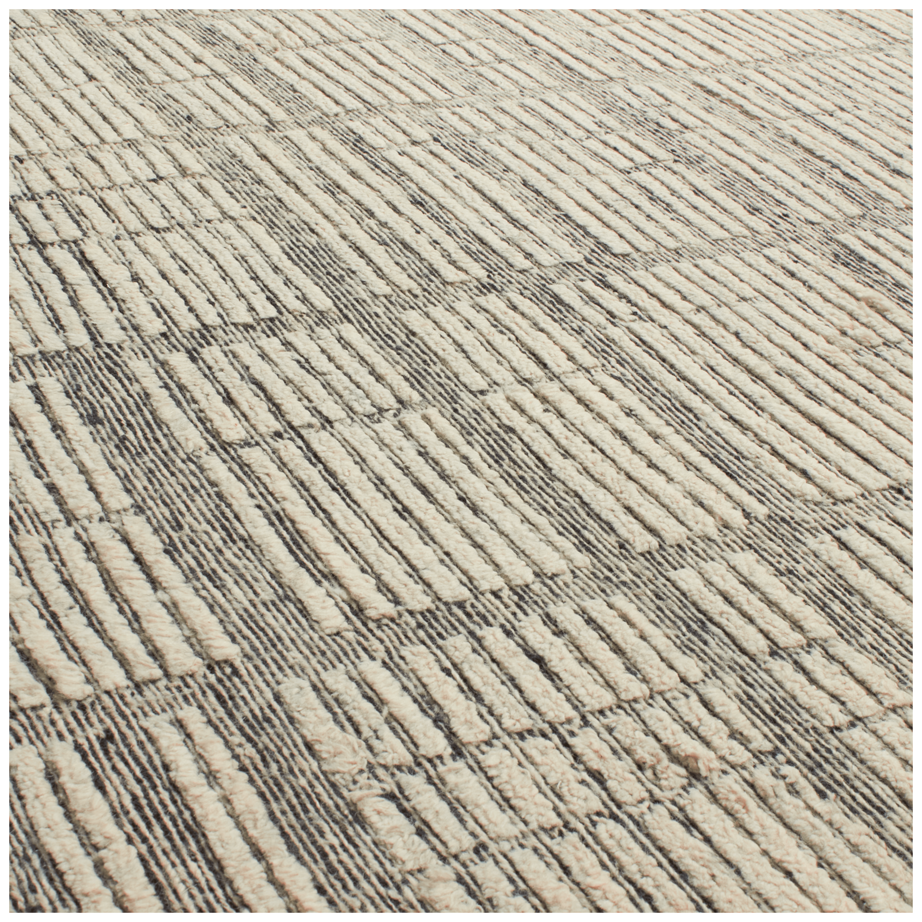 At Mkt, we believe rug design is a fine balance of modernity and tradition.