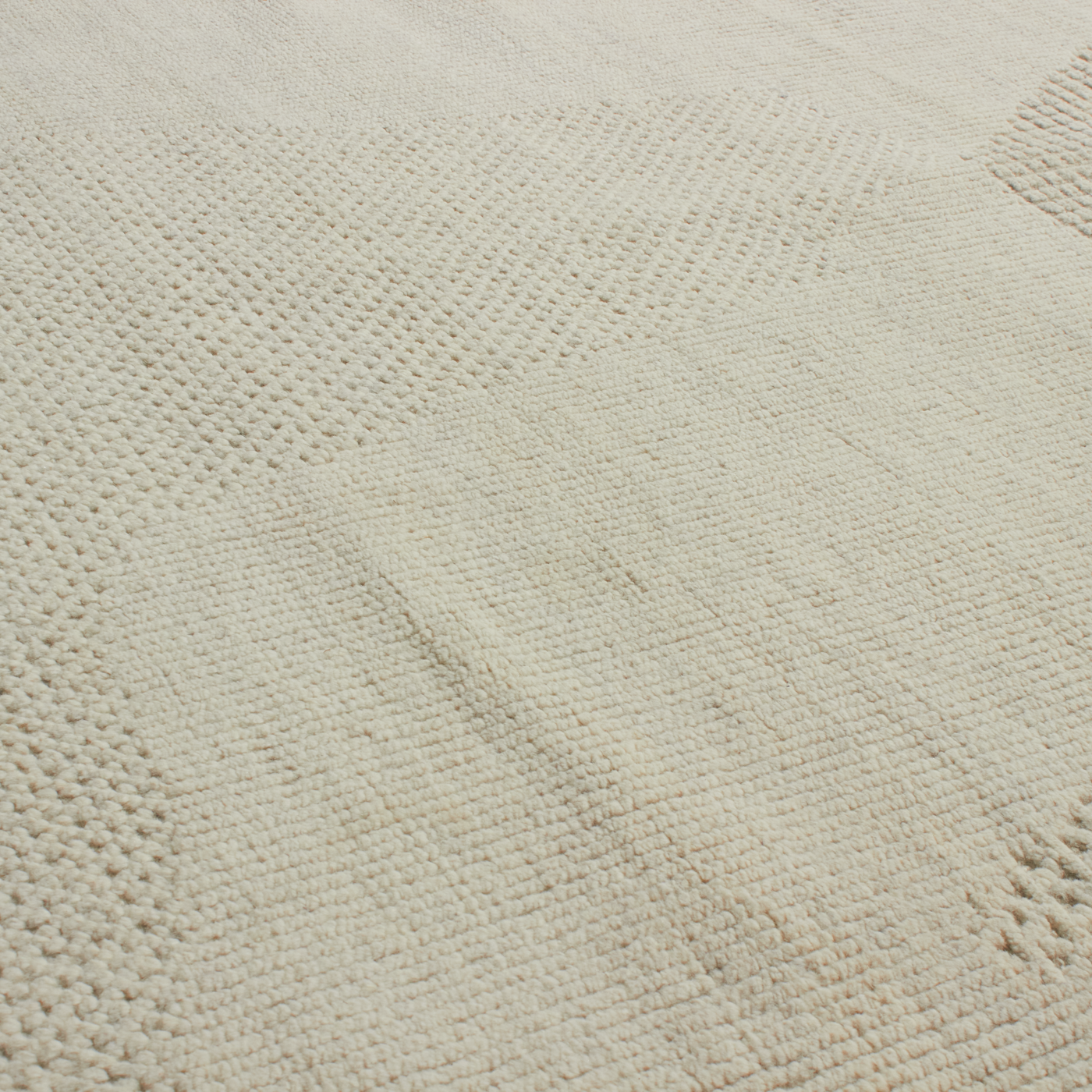 At Mkt, we believe rug design is a fine balance of modernity and tradition.