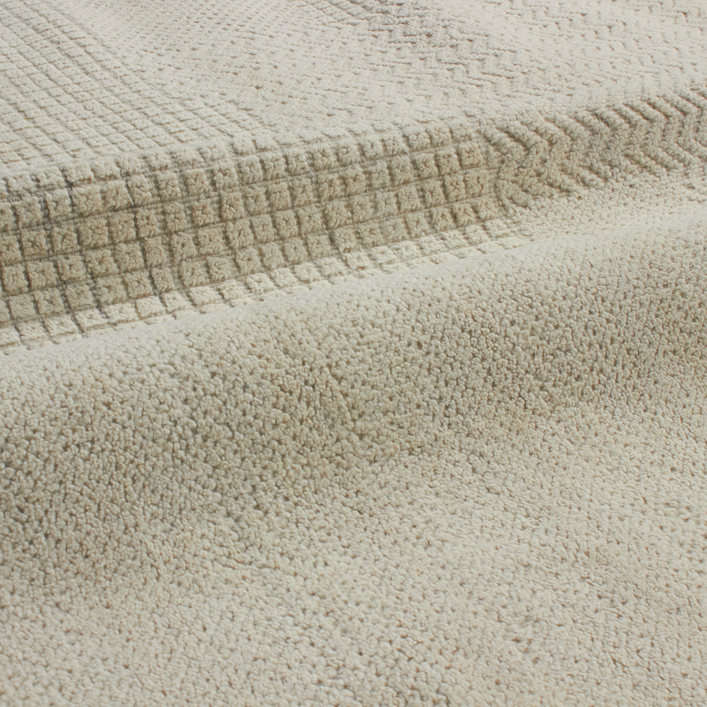 At Mkt, we believe rug design is a fine balance of modernity and tradition.
