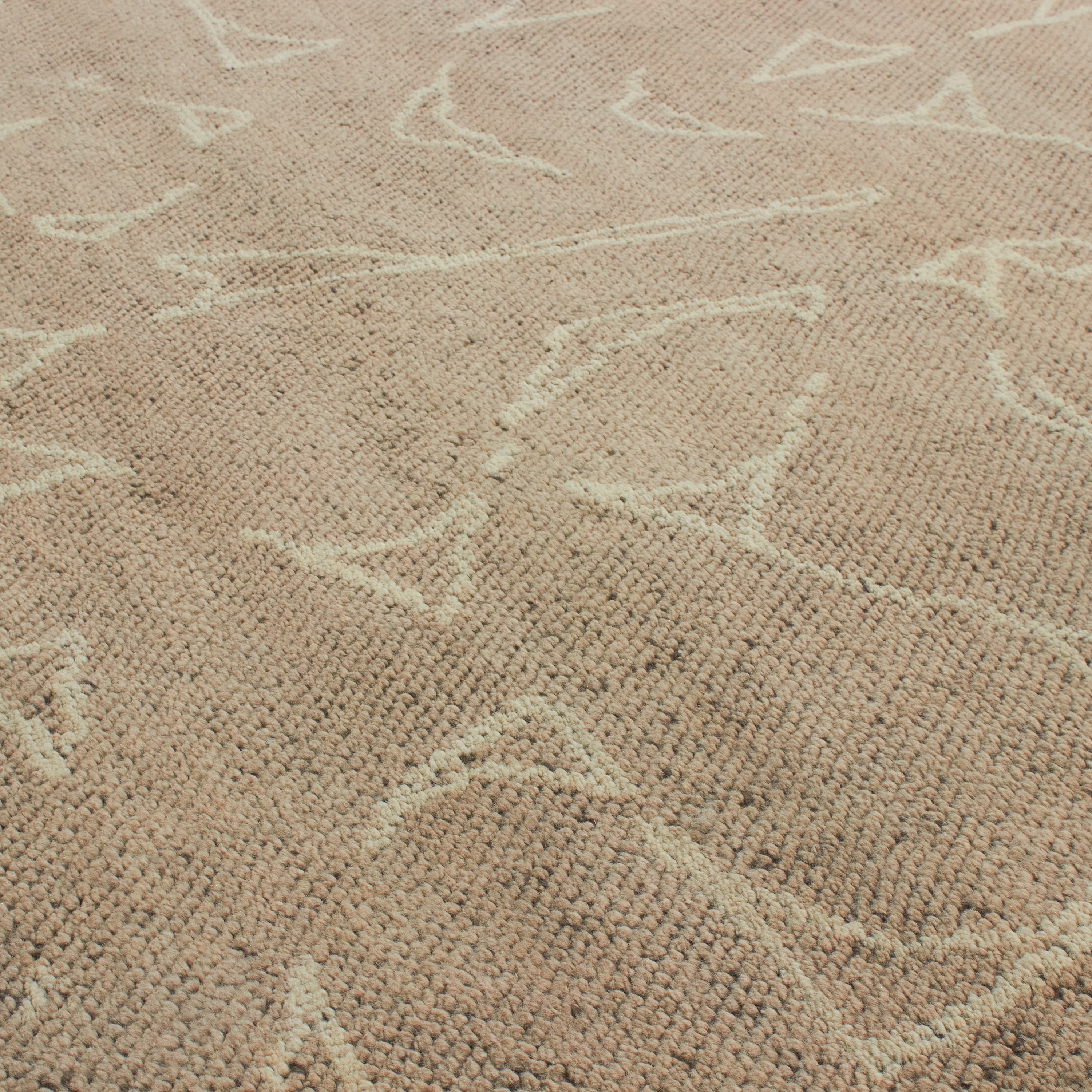 At Mkt, we believe rug design is a fine balance of modernity and tradition.
