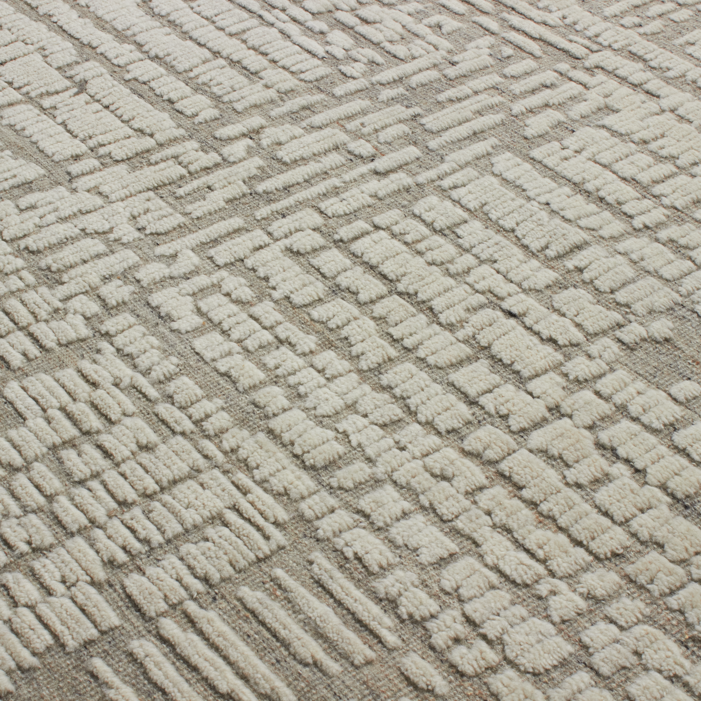 At Mkt, we believe rug design is a fine balance of modernity and tradition.