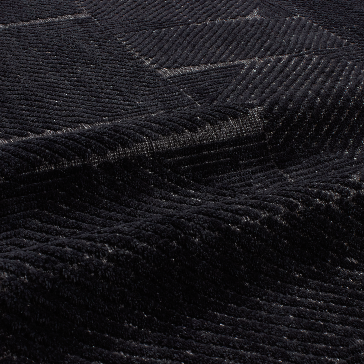 At Mkt, we believe rug design is a fine balance of modernity and tradition.