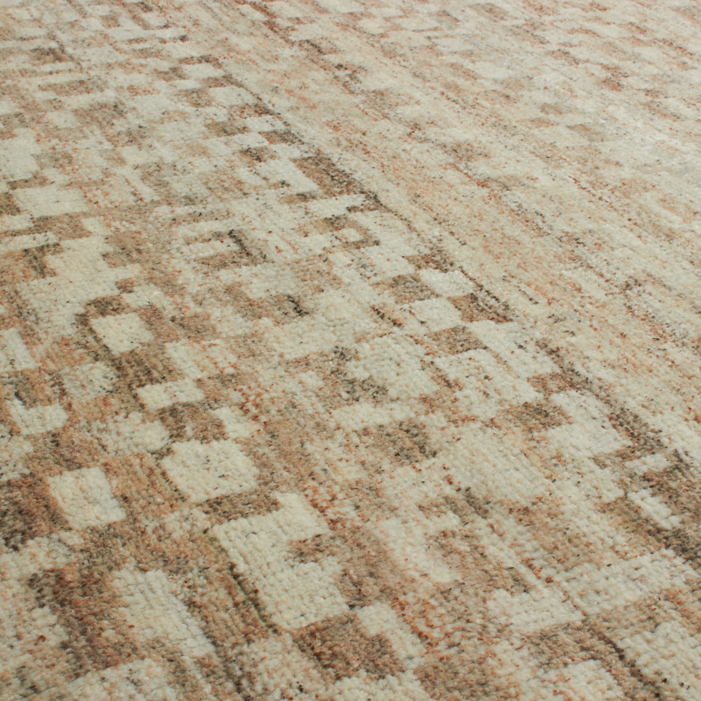 At Mkt, we believe rug design is a fine balance of modernity and tradition.