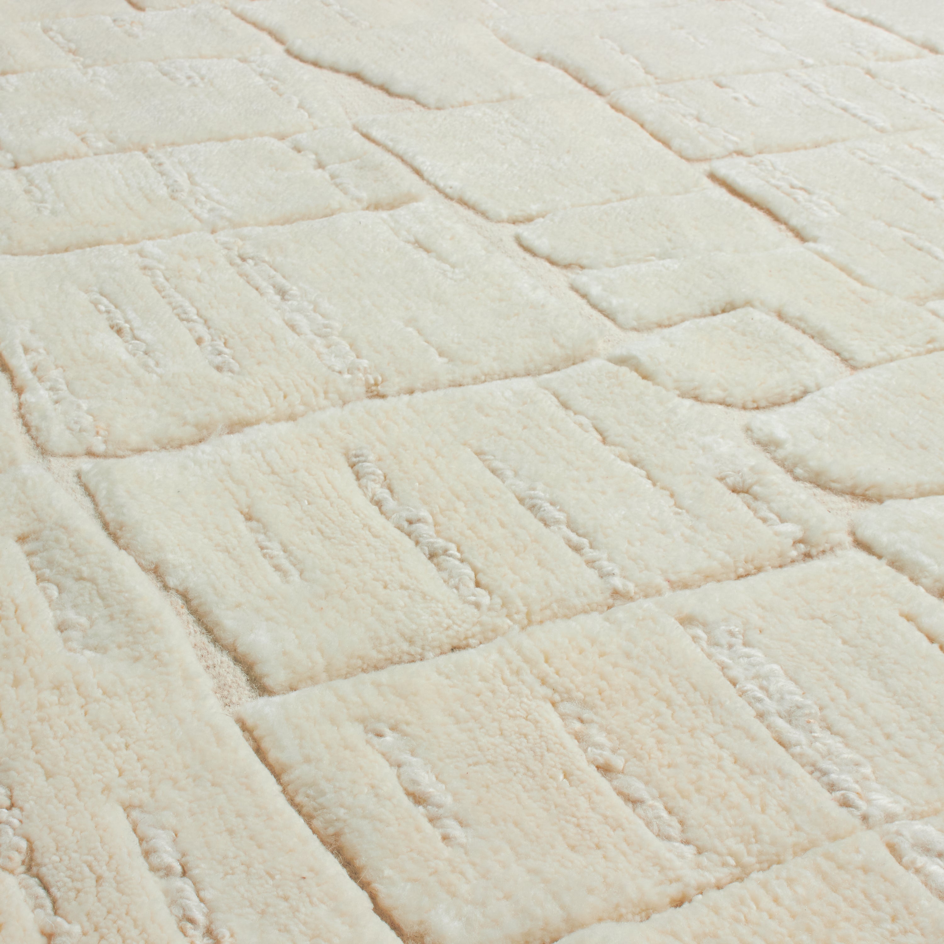 At Mkt, we believe rug design is a fine balance of modernity and tradition.