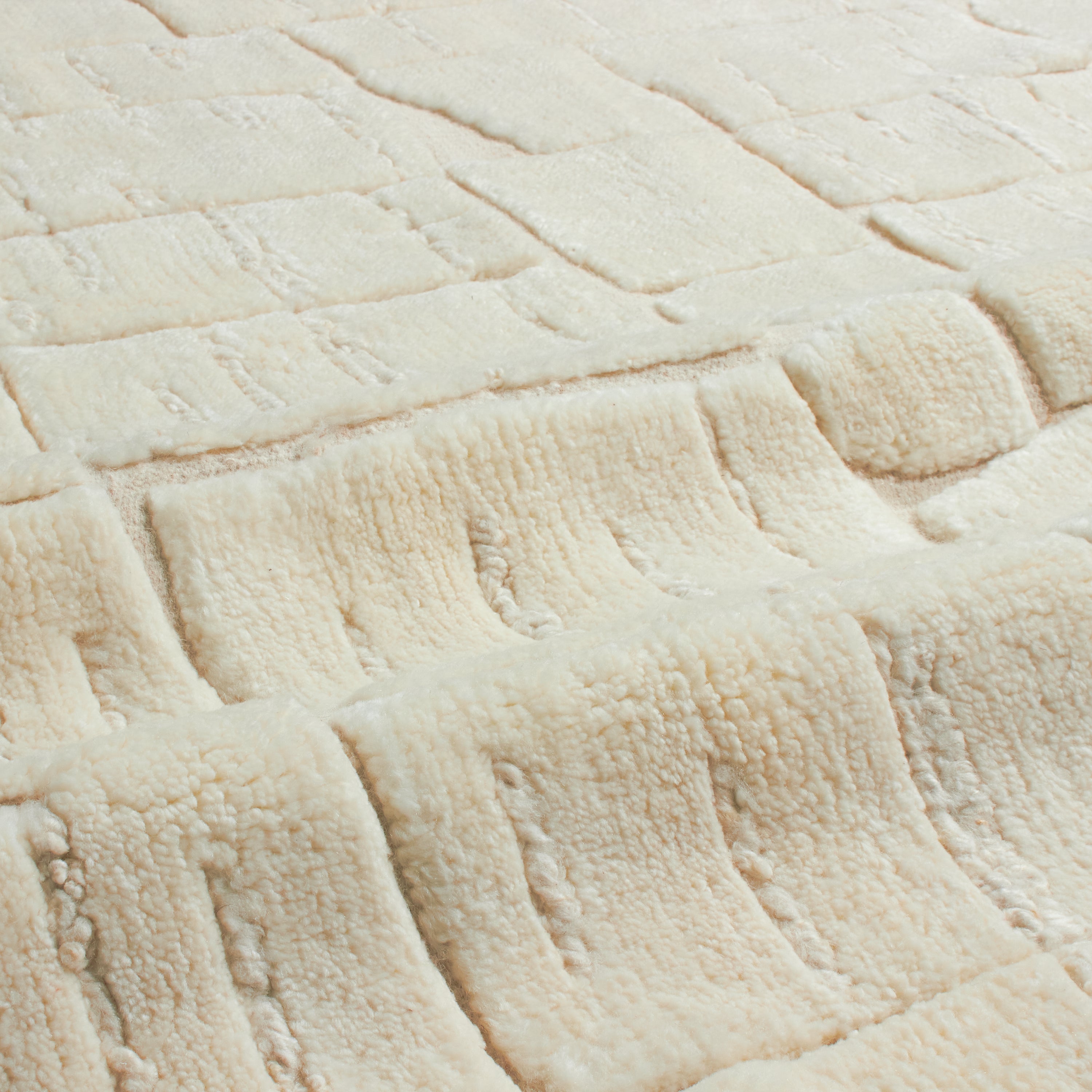 At Mkt, we believe rug design is a fine balance of modernity and tradition.