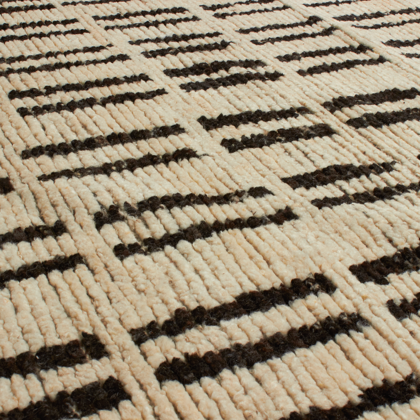 At Mkt, we believe rug design is a fine balance of modernity and tradition.