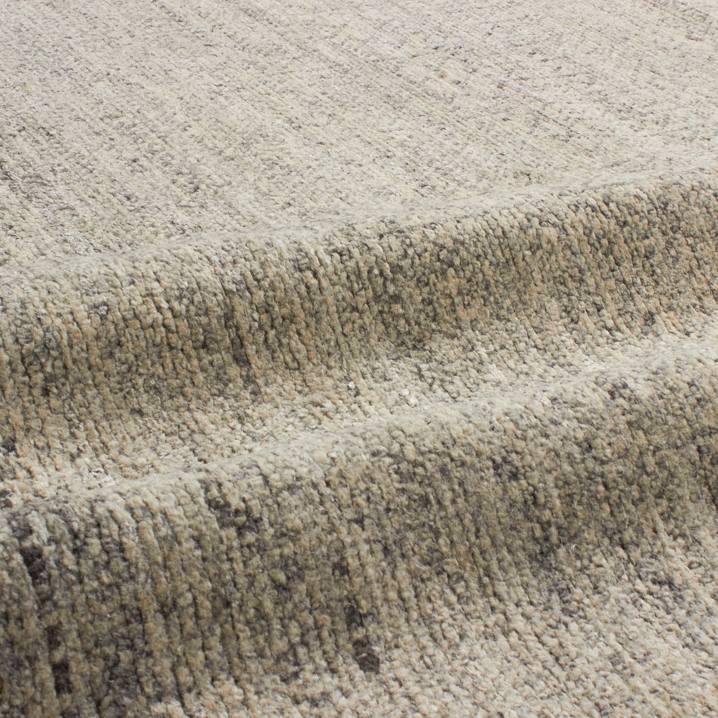 At Mkt, we believe rug design is a fine balance of modernity and tradition.