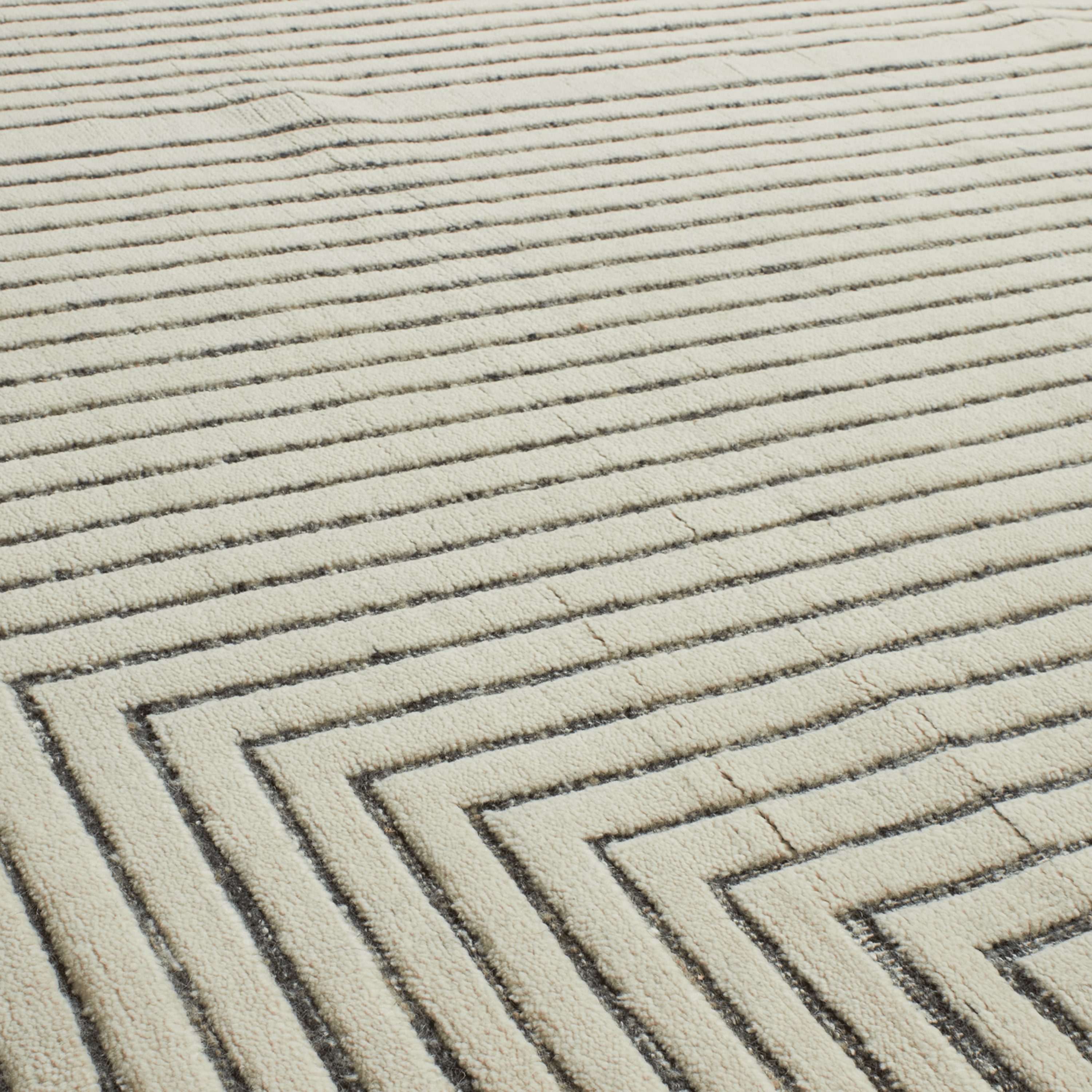 At Mkt, we believe rug design is a fine balance of modernity and tradition.