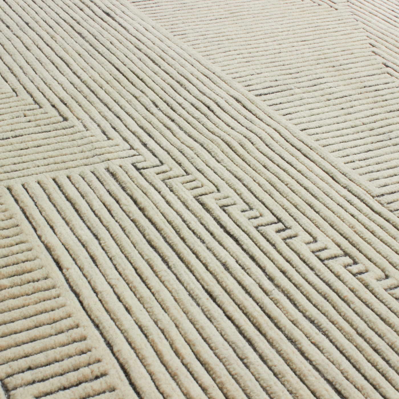 At Mkt, we believe rug design is a fine balance of modernity and tradition.