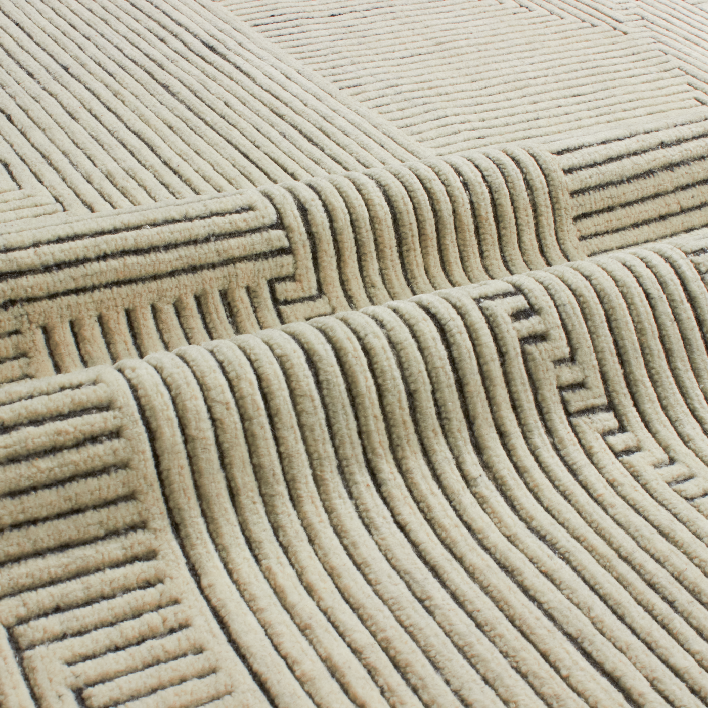 At Mkt, we believe rug design is a fine balance of modernity and tradition.
