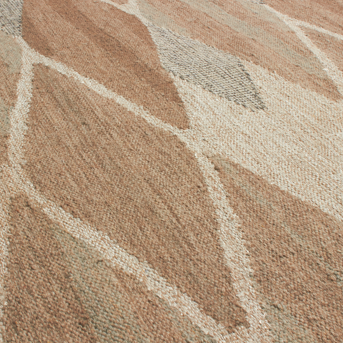 An homage to Scandinavia's long history of rug craftmanship, the Scandinavian Flatweave Collection draws inspiration from mid-century Swedish textiles, uniting traditional techniqu
