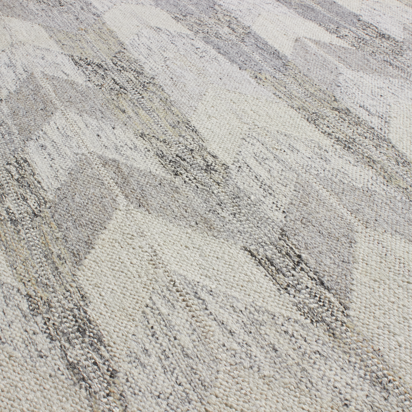 An homage to Scandinavia's long history of rug craftmanship, the Scandinavian Flatweave Collection draws inspiration from mid-century Swedish textiles, uniting traditional techniqu