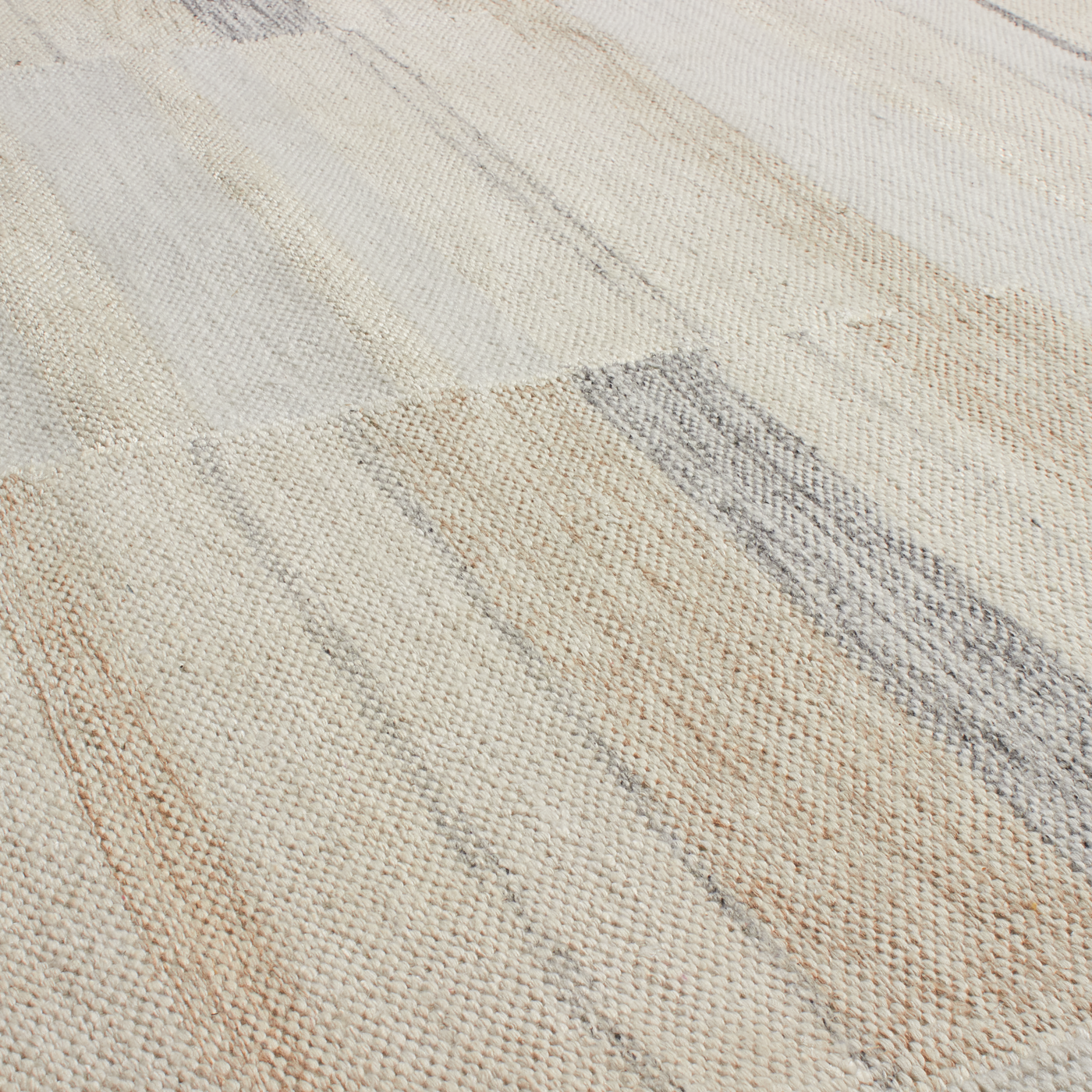 An homage to Scandinavia's long history of rug craftmanship, the Scandinavian Flatweave Collection draws inspiration from mid-century Swedish textiles, uniting traditional techniqu
