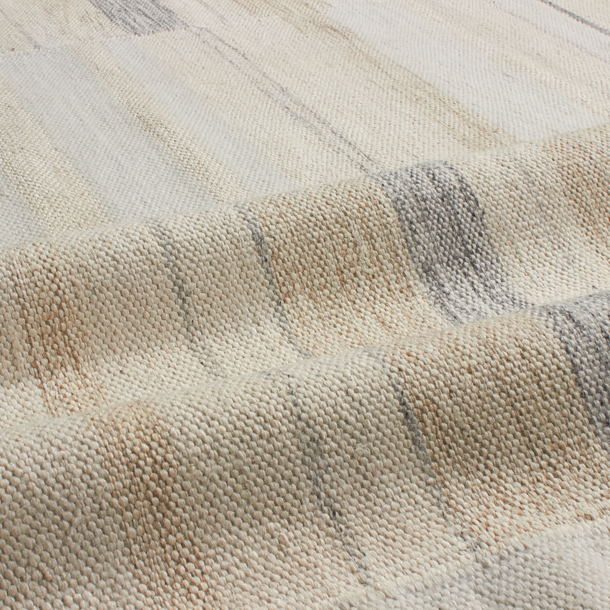 An homage to Scandinavia's long history of rug craftmanship, the Scandinavian Flatweave Collection draws inspiration from mid-century Swedish textiles, uniting traditional techniqu