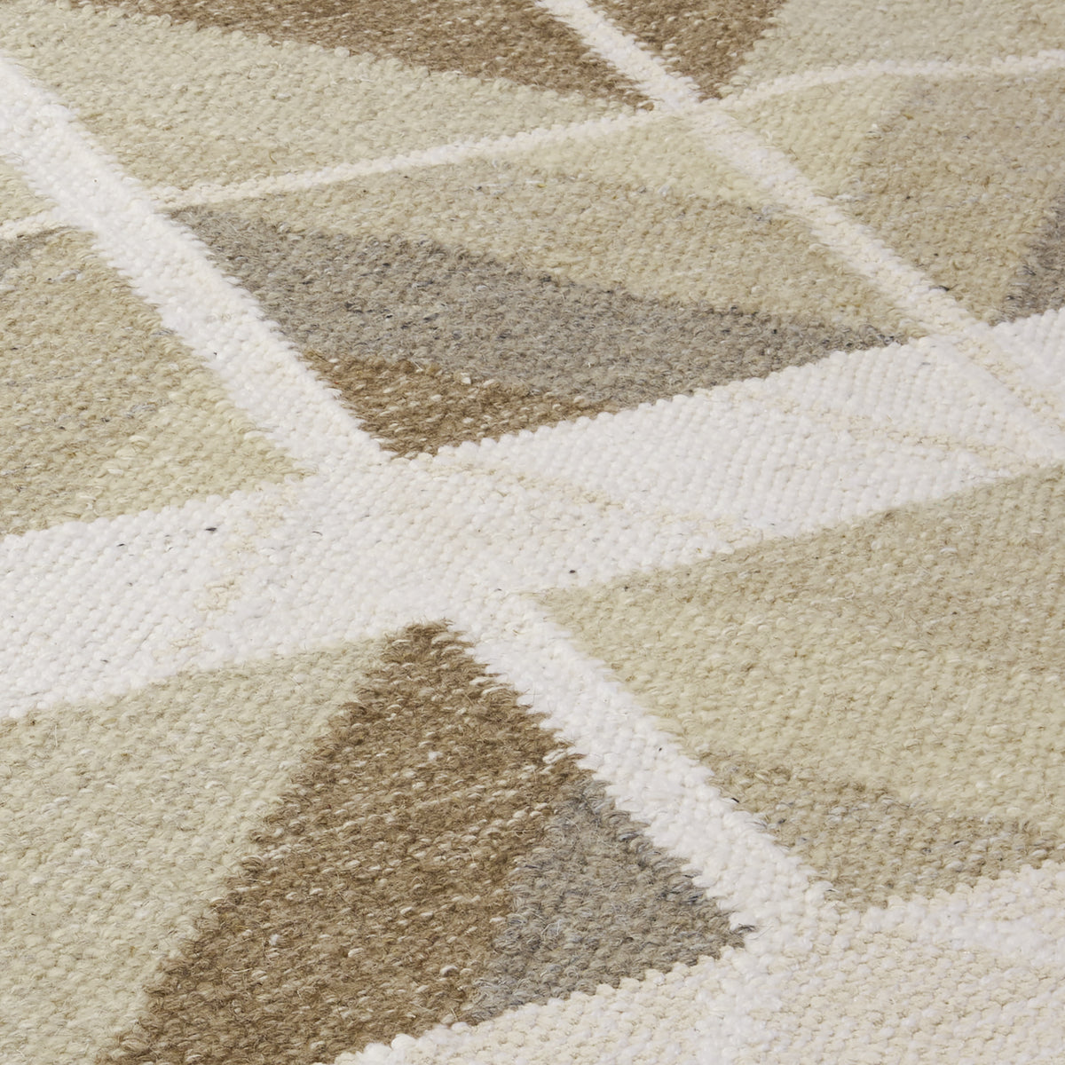 Errick Ivory/Beige