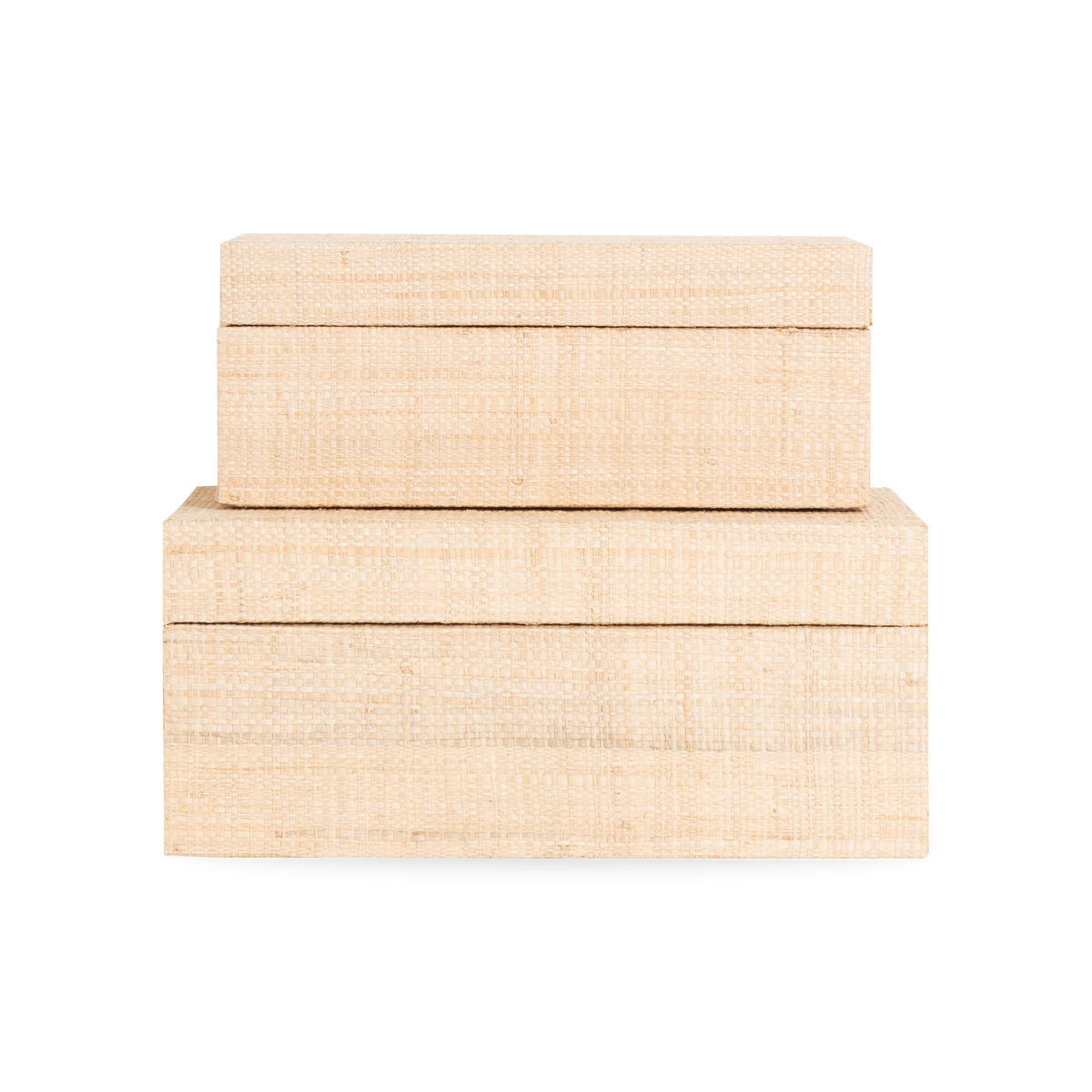 Characterized by its elegant grass cloth weaving and its straw palette, the Grasscloth Box introduces a natural atmosphere to any countertop.
