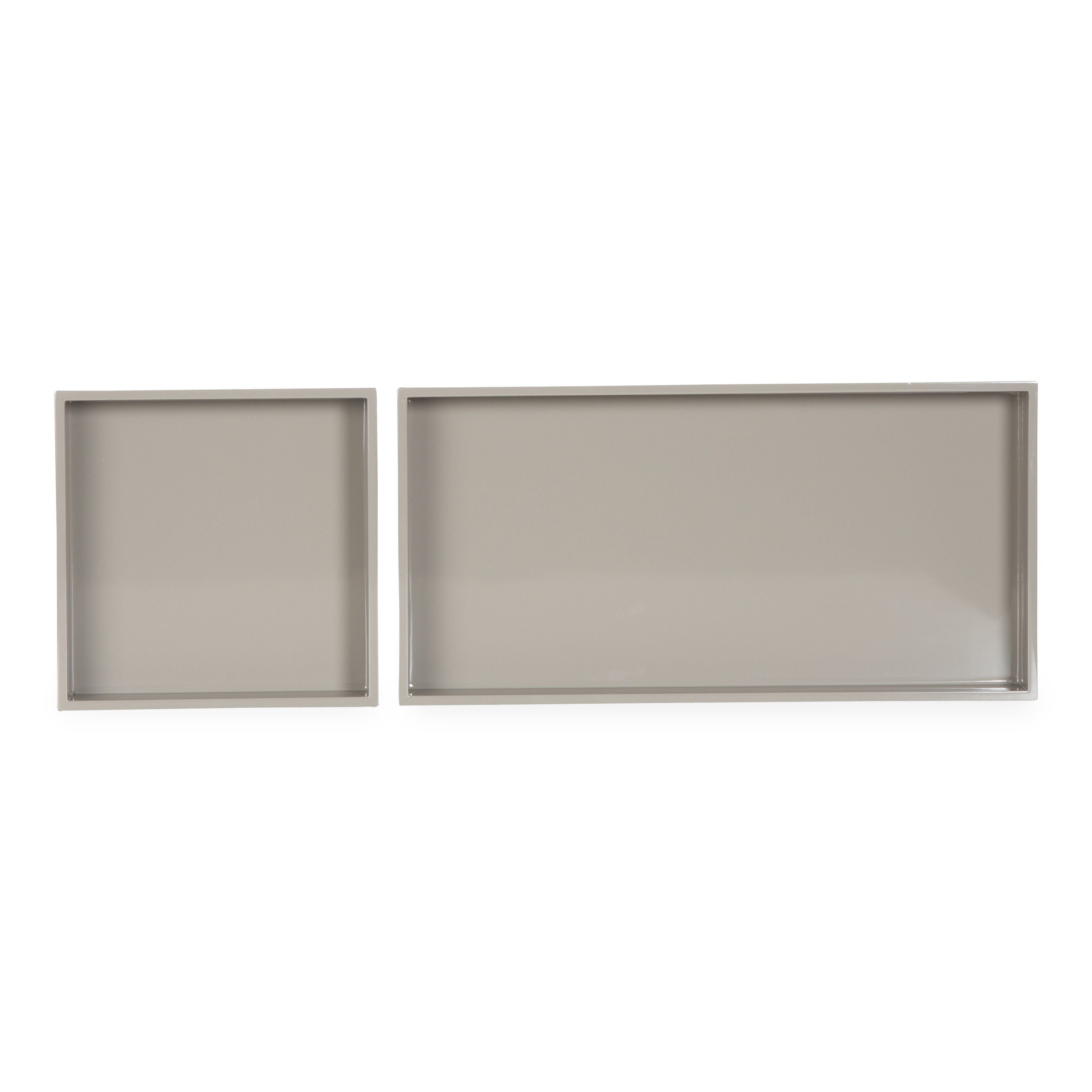 Characterized by its smooth exterior and sophisticated design, the Lacquer Tray is carefully handmade using old traditional techniques.