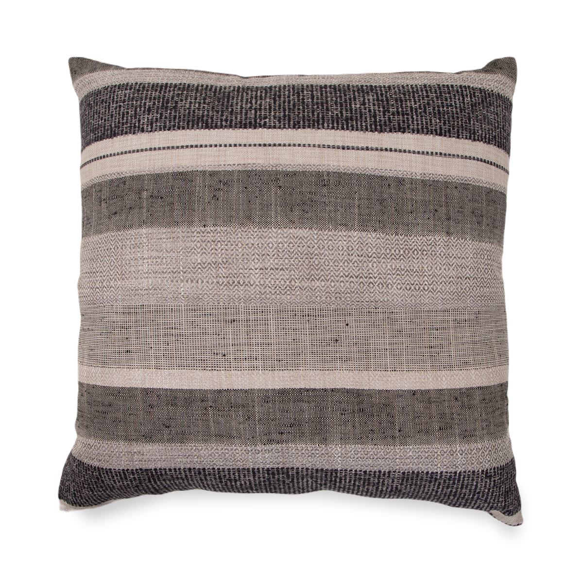 Playing on gradients of black and beige, the textural splendor of the Contrast Pillow features a dynamic range of tones.