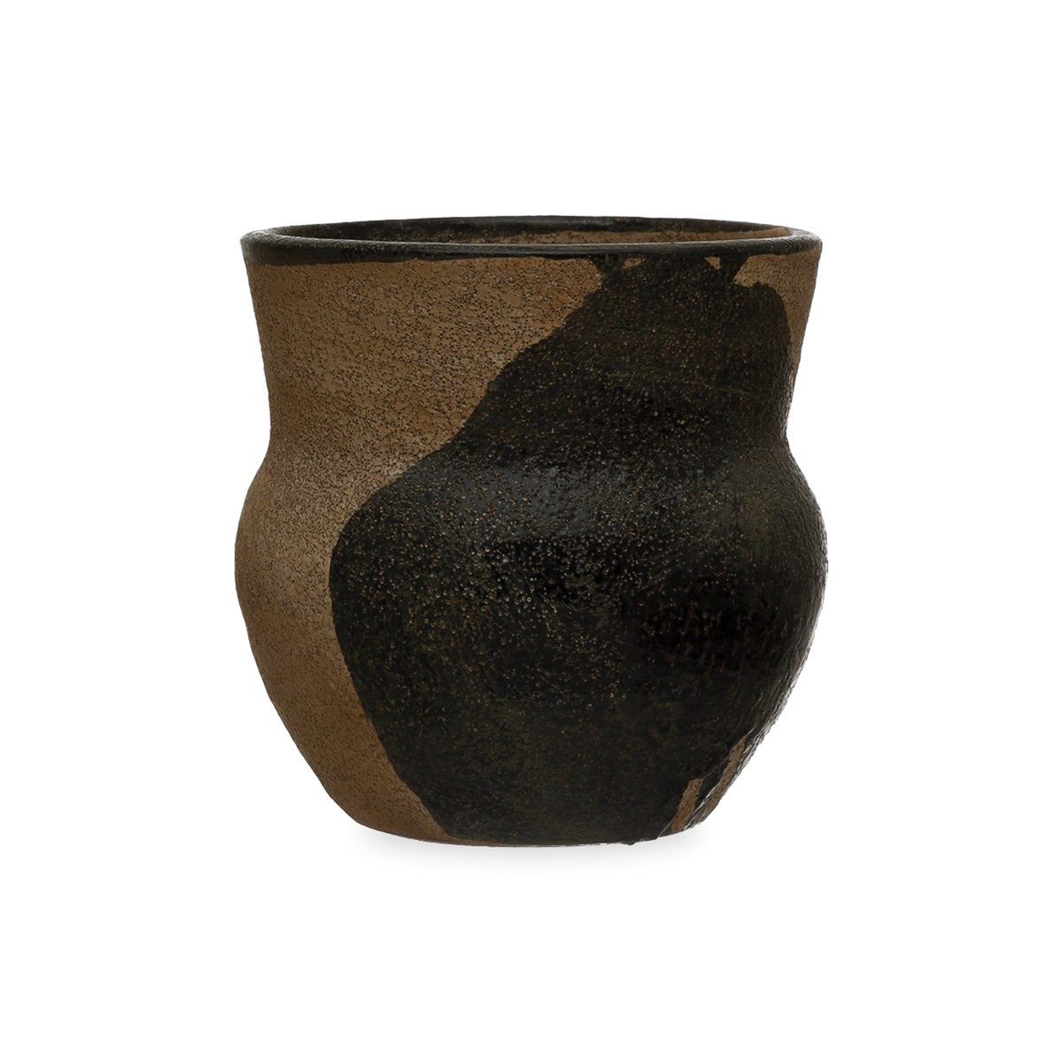 This Terracotta Planter features rough-to-touch terracotta material that is accentuated by a neutral palette of tan and black.